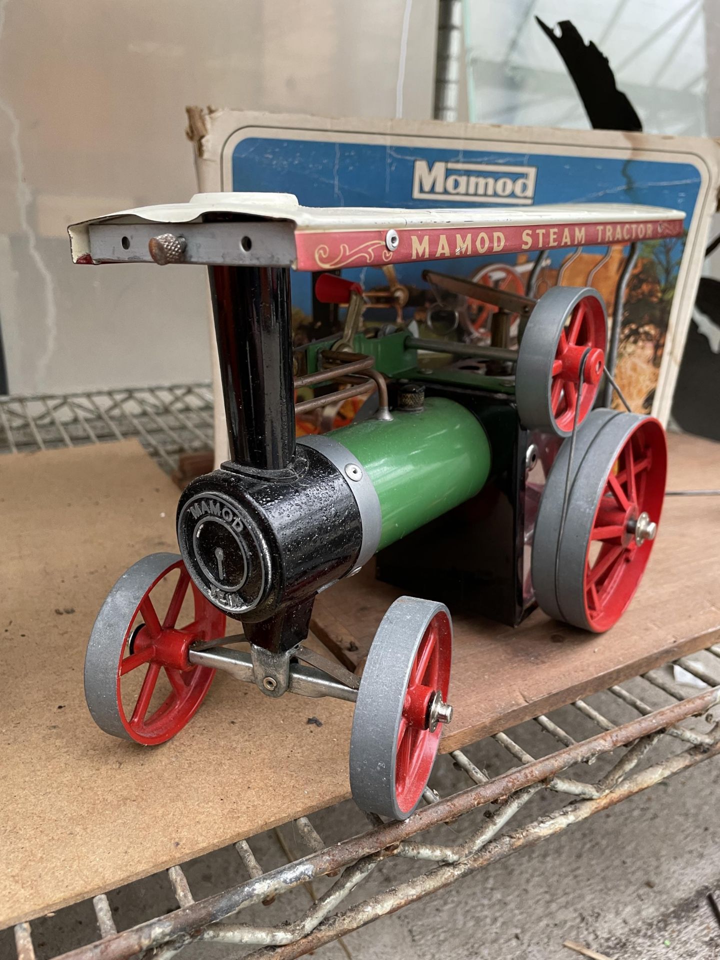 A BOXED MAMOD STEAM TRACTOR - Bild 2 aus 4