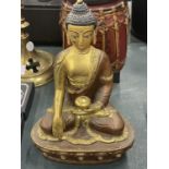 A GOLD PLATED AND BRONZE BUDDAH FIGURE, HEIGHT 22CM