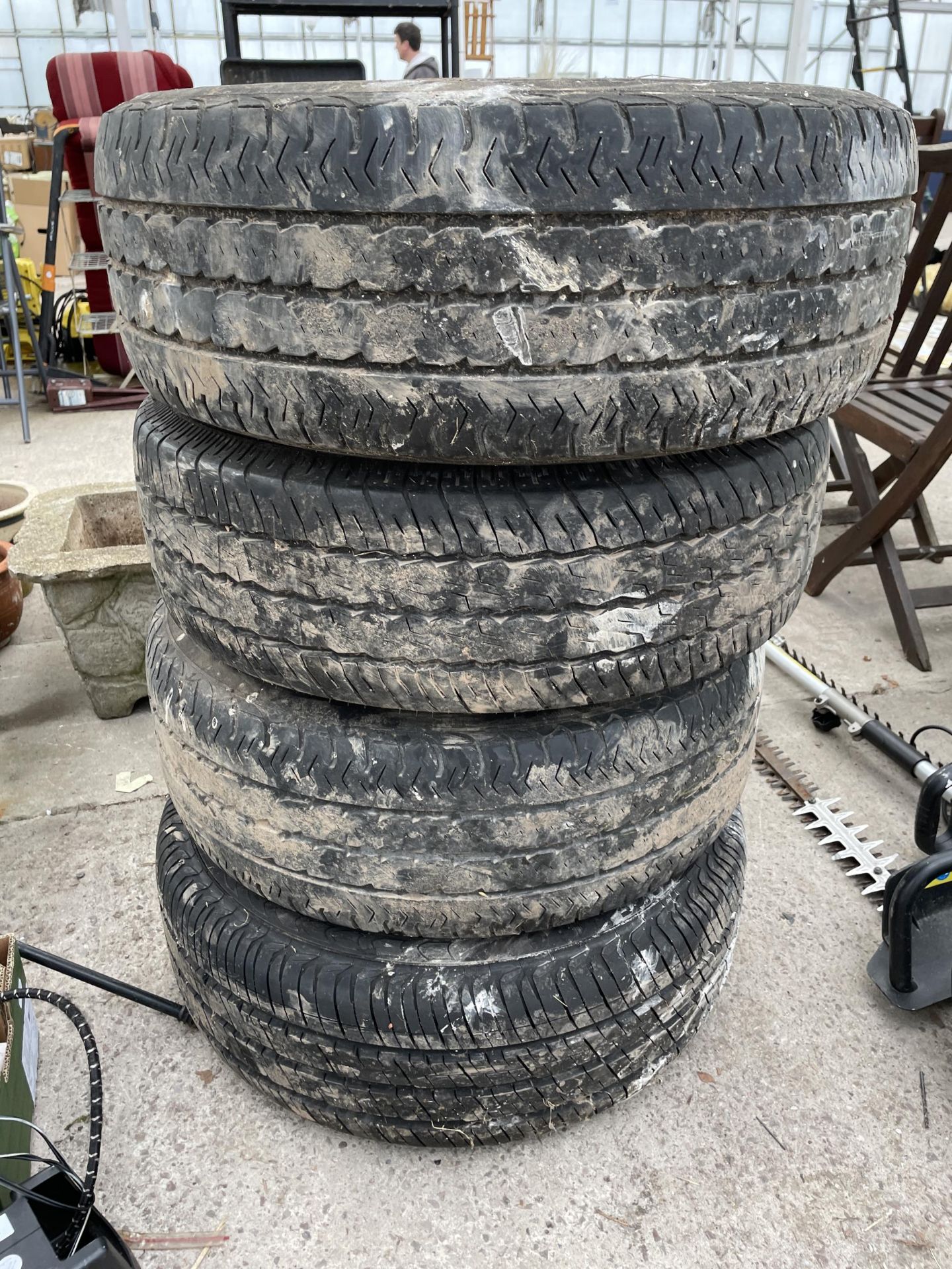 A SET OF FOUR PIRELLI 235/65R16 TYRES WITH RIMS, BELIEVED TO BE OFF A MERCEDES BENZ - Image 2 of 2