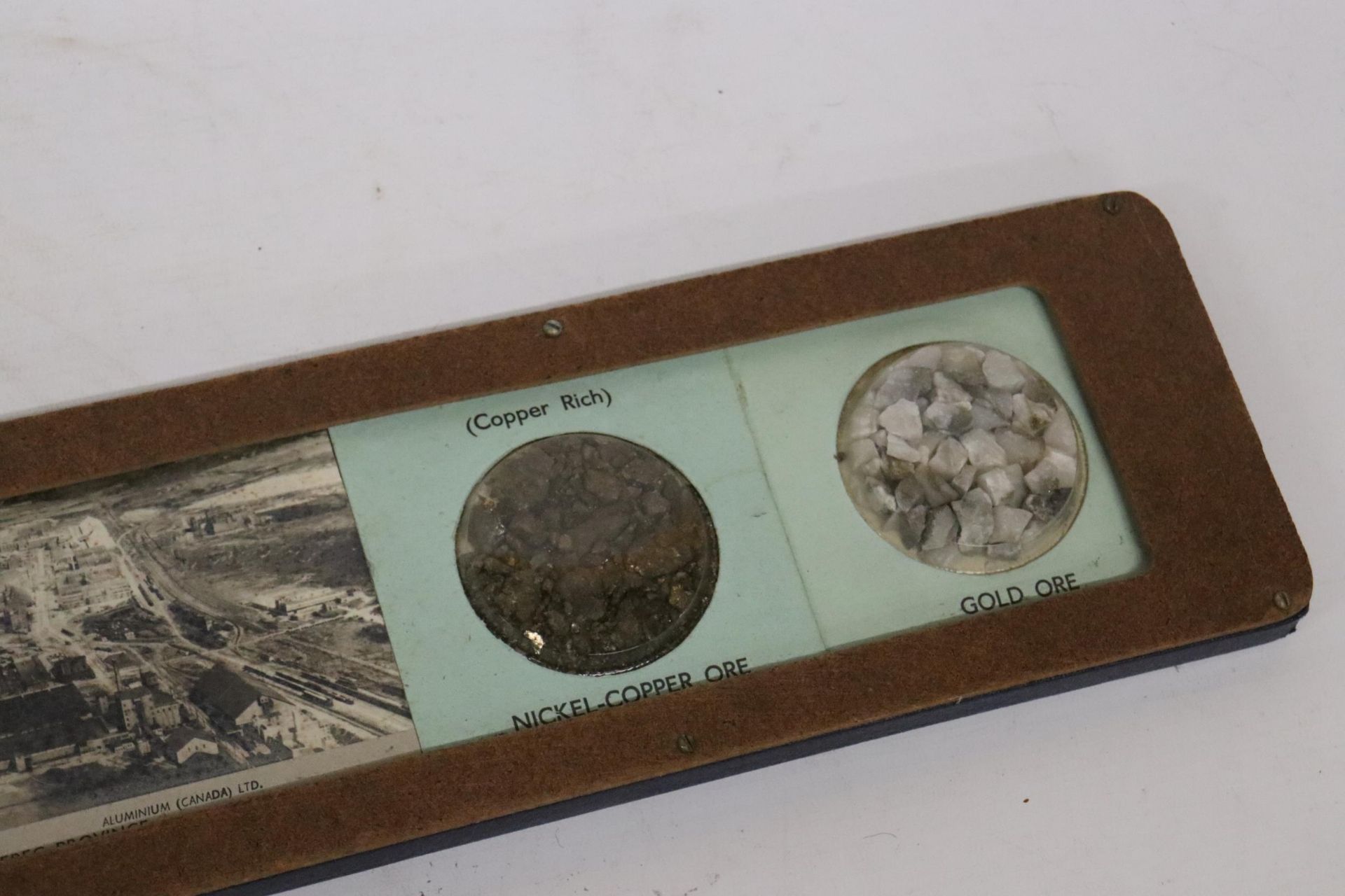 A 1957 PLAQUE WITH CANADIAN ORE SAMPLES, 65CM X 12CM - Image 4 of 6