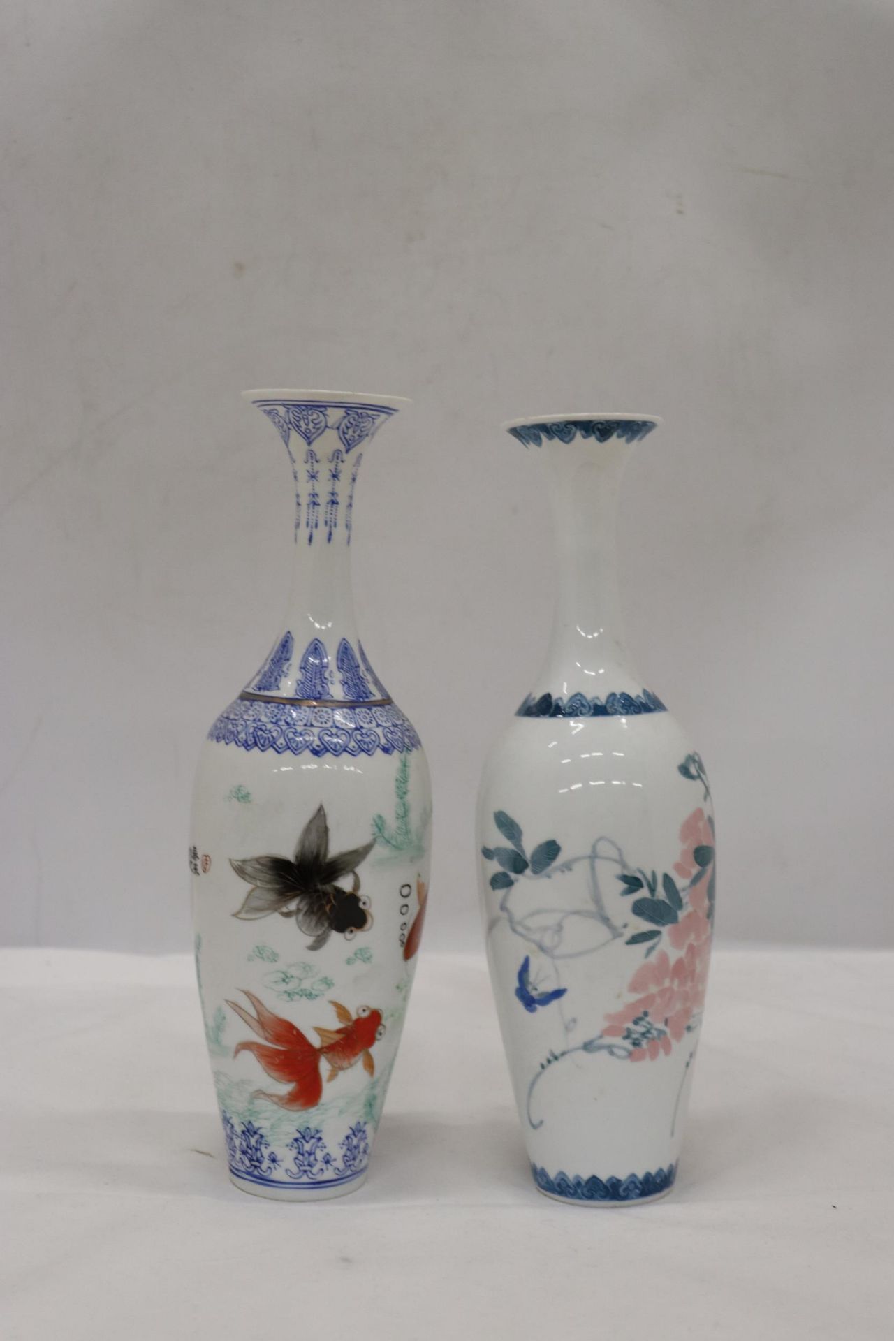 TWO VINTAGE CHINESE EGGSHELL HANDPAINTED VASES - KOI FISH AND FLORAL - Image 4 of 5