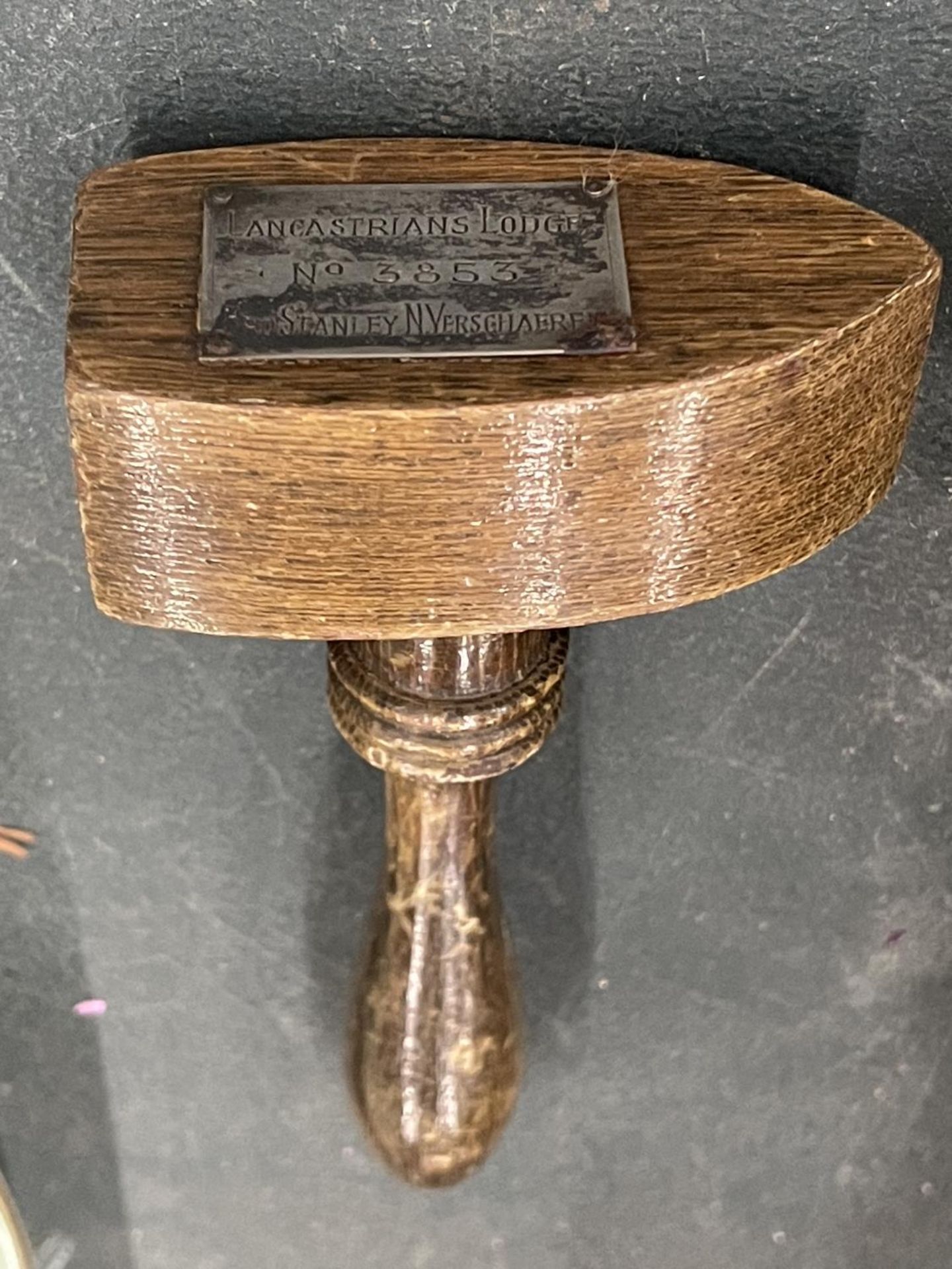 A VINTAGE MASONIC GAVEL WITH A PLAQUE 'LANCASTRIANS LODGE, NO. 3853, BRO STANLEY N VERSCHAEREN'