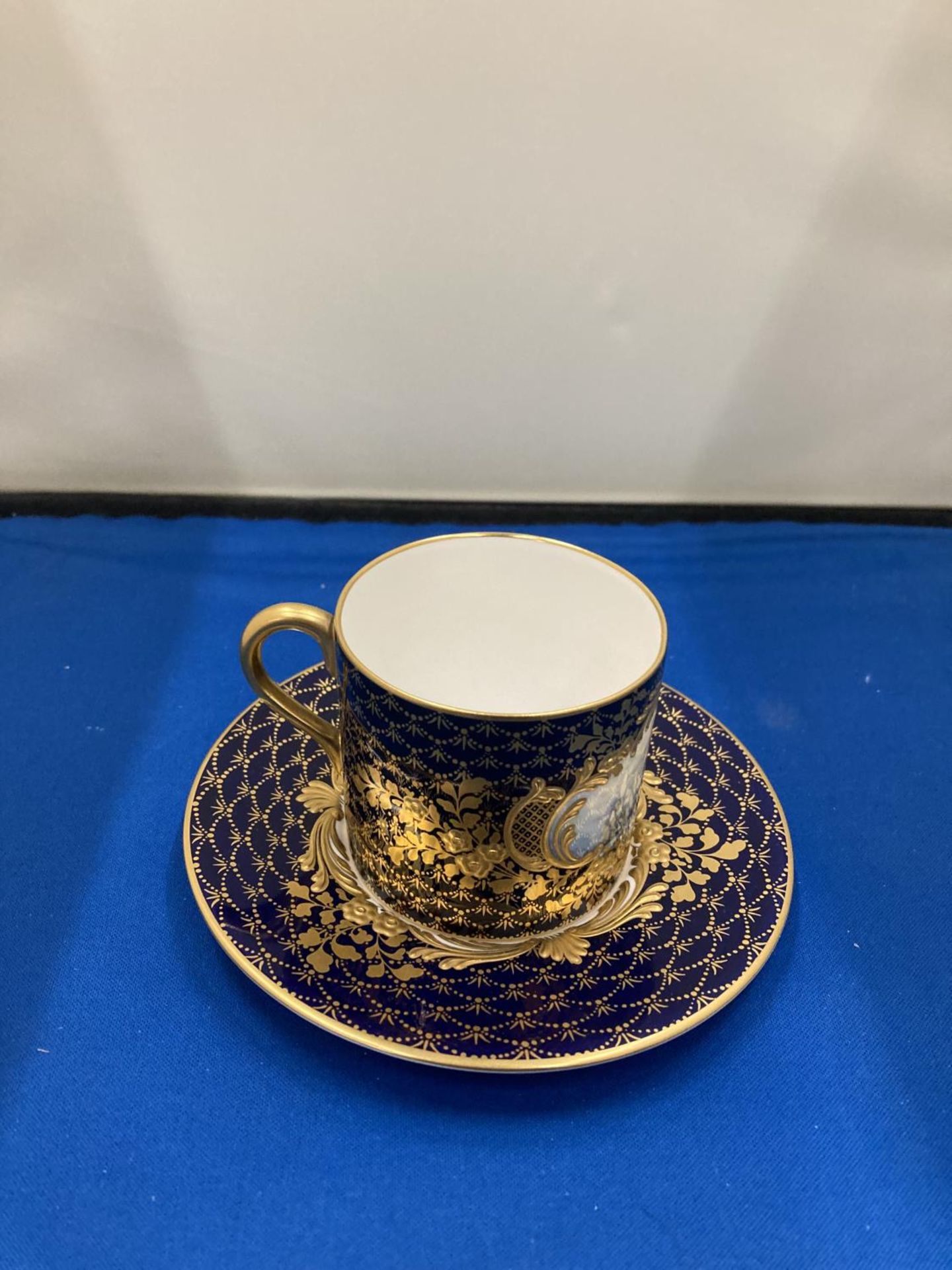 A LYNTON PORCELAIN HAND PAINTED COFFEE CAN AND SAUCER, BRITISH MAN OF WARSHIPS ON THE HIGH SEAS, - Image 4 of 9