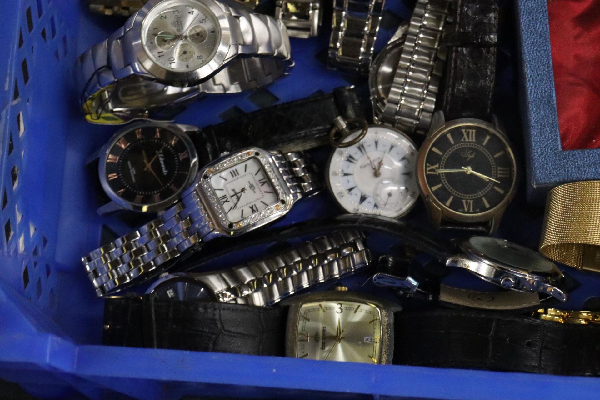 A LARGE QUANTITY OF WRISTWATCHES AND MODERN POCKET WATCHES, SOME BOXED, TO INCLUDE CHRISTIN LARS ' - Image 4 of 12