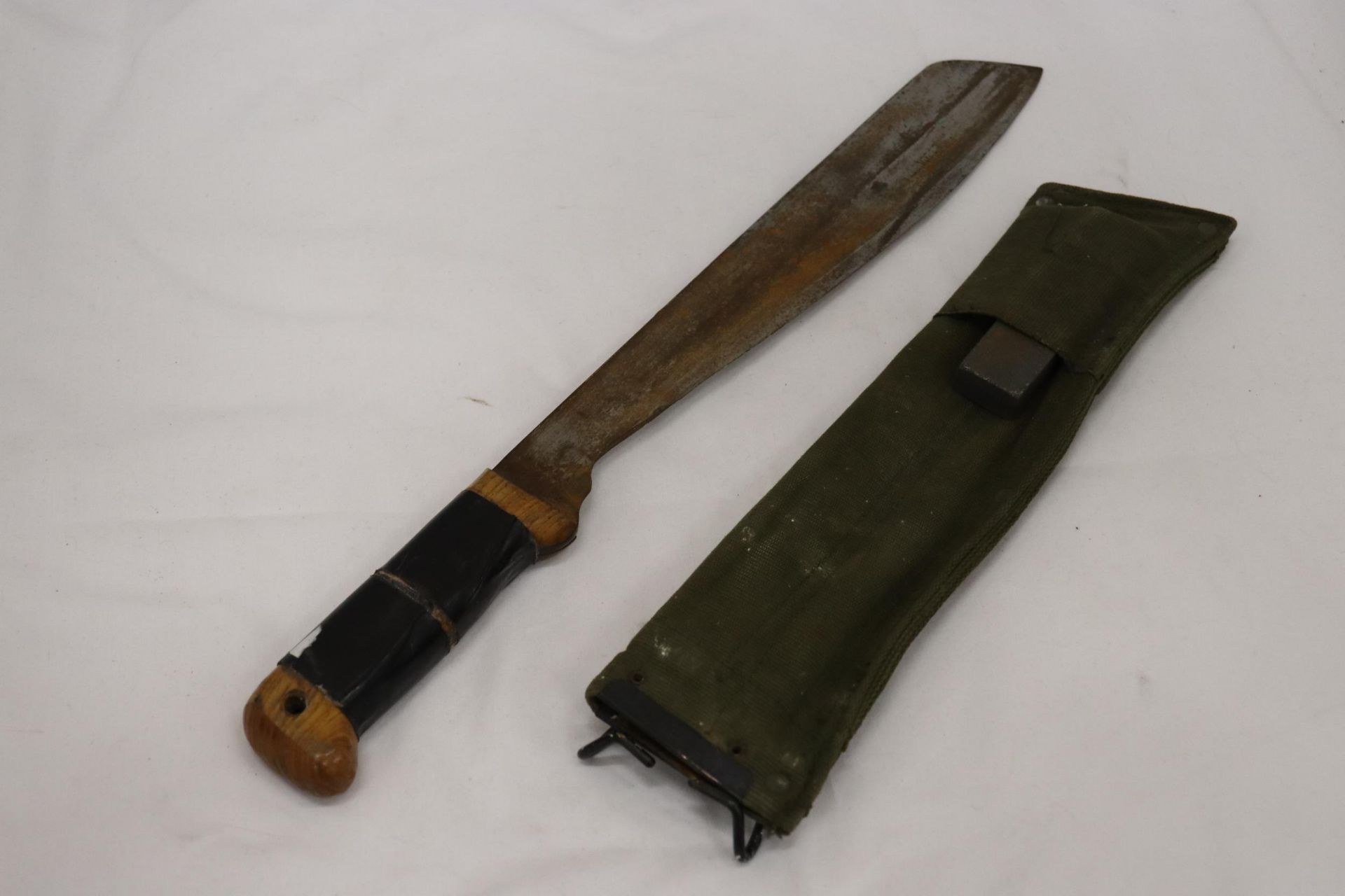 A 'MARTINDALE', BIRMINGHAM, MILITARY KNIFE IN CANVAS SHEATH - Image 3 of 6