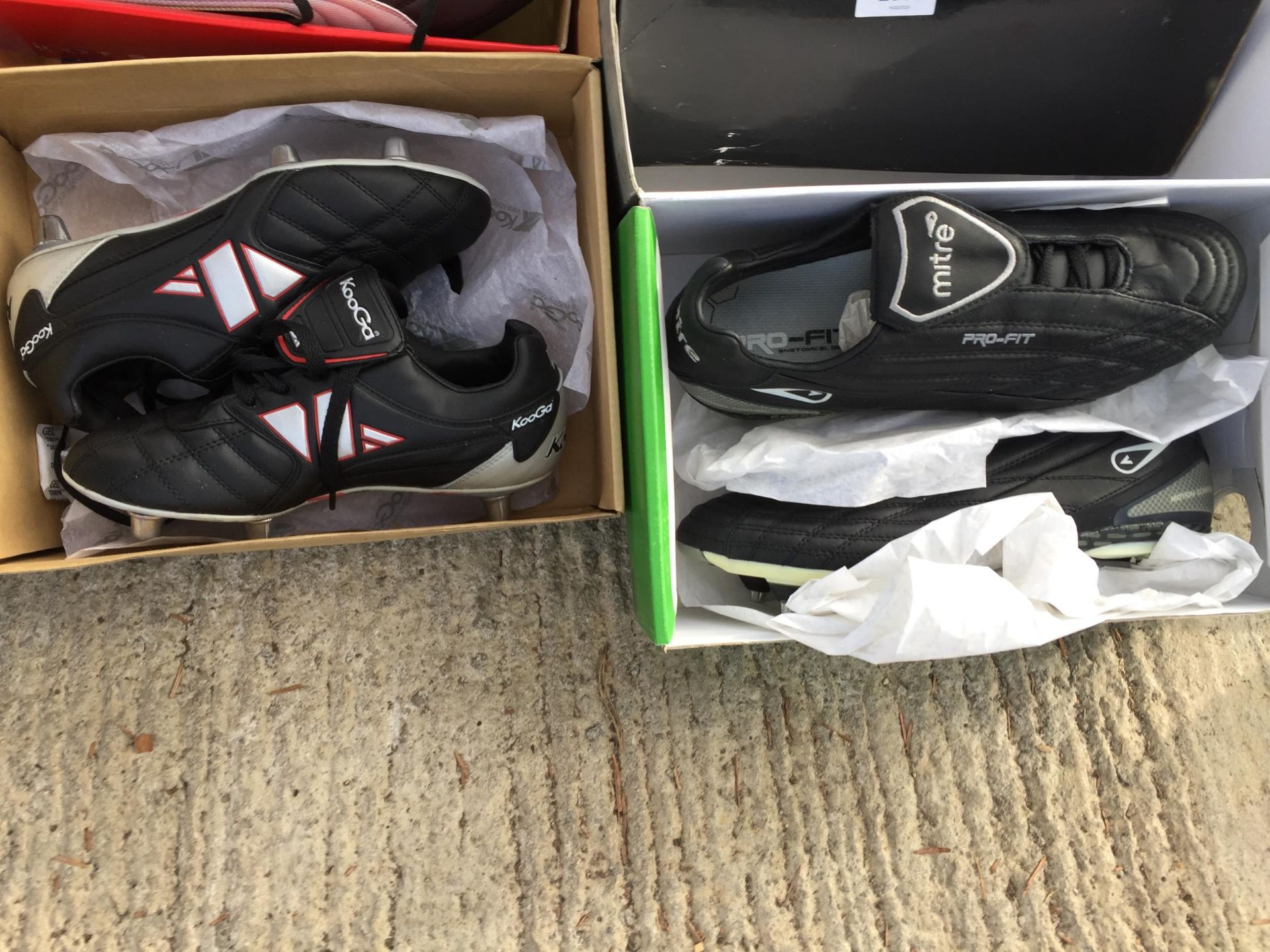 TEN PAIRS OF AS NEW AND BOXED SPORTS BOOTS AND TRAINERS - Image 5 of 5