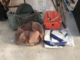 AN ASSORTMENT OF VINTAGE BAGS TO INCLUDE A CAMEL HOLDALL ETC