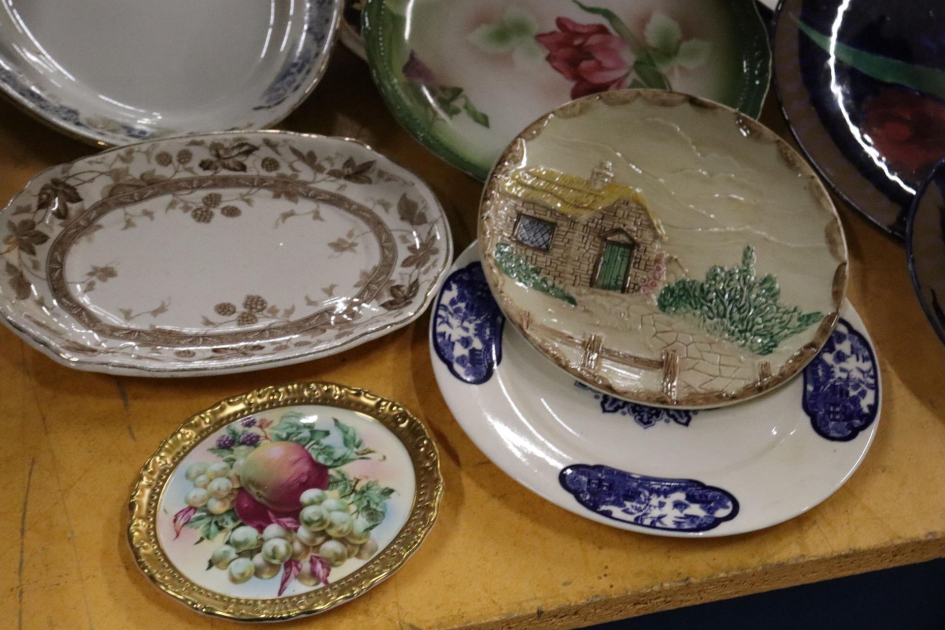 A LARGE QUANTITY OF VINTAGE PLATES TO INCLUDE DOULTON, ADAMS, ETC, - APPROX 16 IN TOTAL - Image 3 of 10