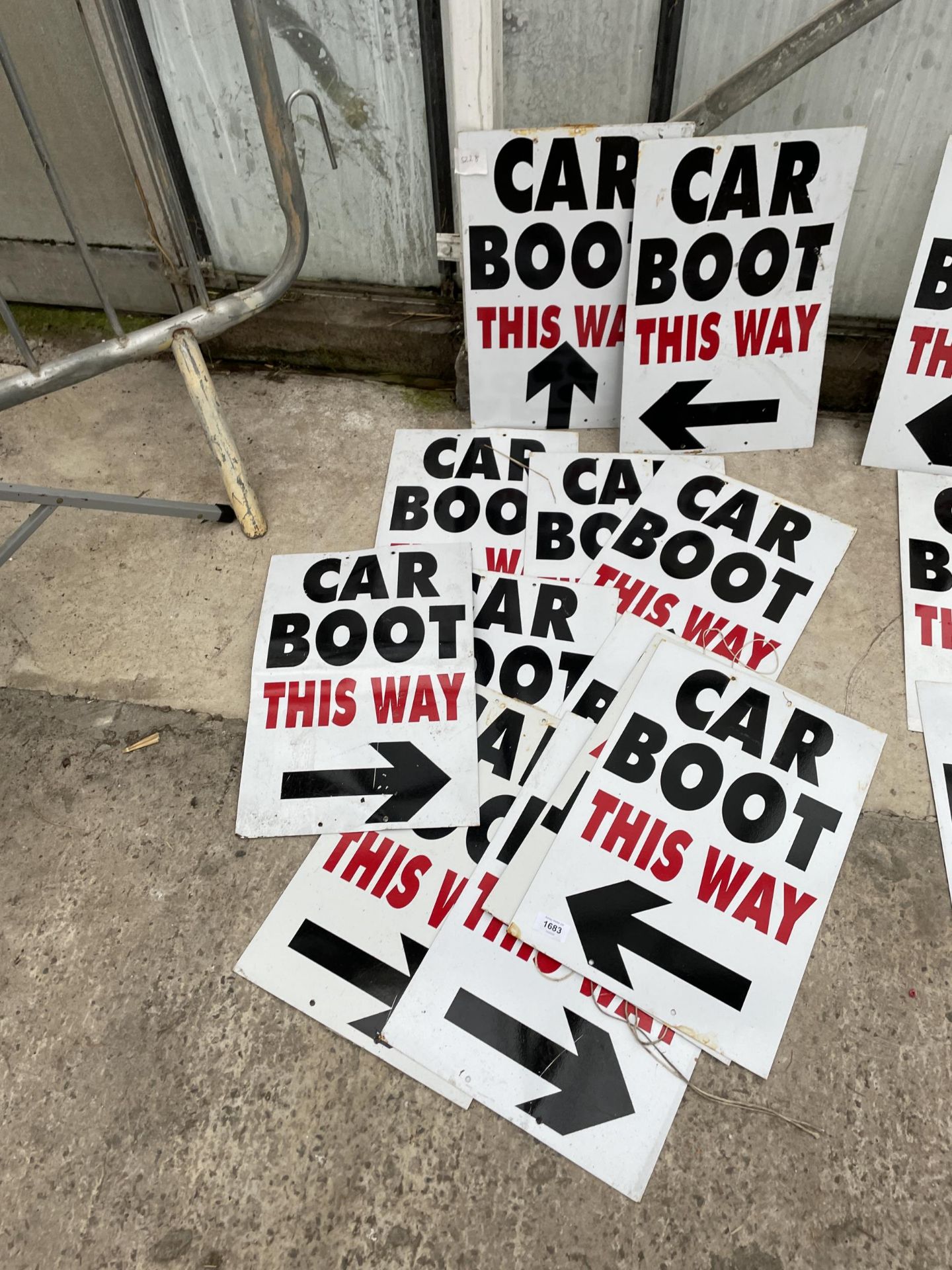 A LARGE QUANTITY OF METYAL CAR BOOT SIGNS