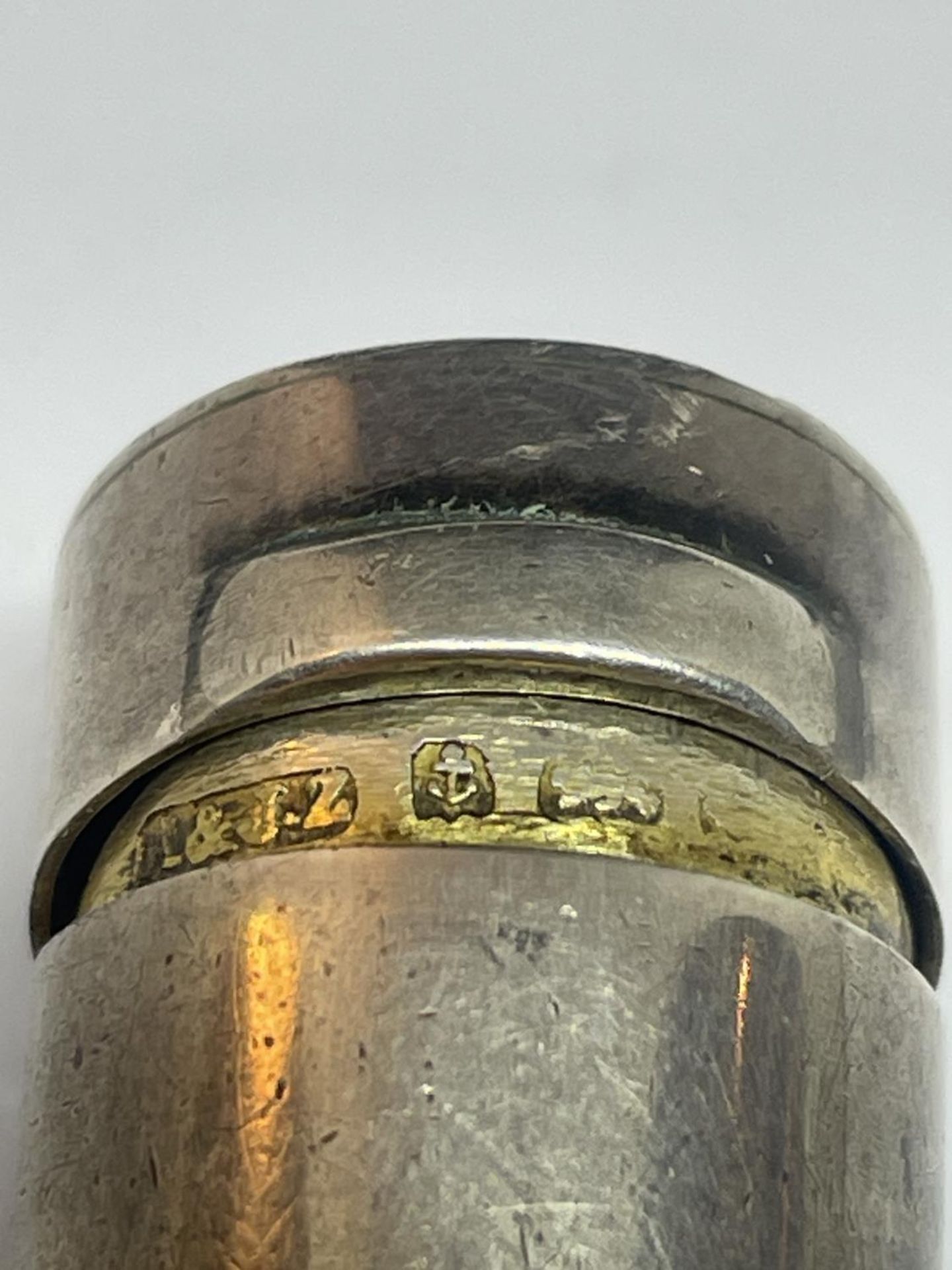 A HALLMARKED BIRMINGHAM SILVER CHEROOT HOLDER GROSS WEIGHT 25.1 GRAMS - Image 4 of 4