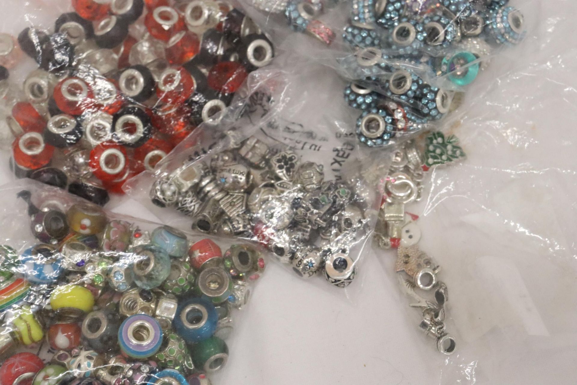 A LARGE QUANTITY OF PANDORA STYLE BEADS, SOME MARKED 925 - Image 5 of 7