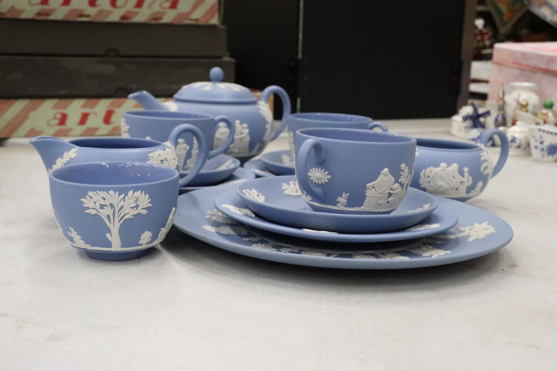 A WEDGWOOD JASPERWARE TEASET TO INCLUDE A TEAPOT, CREAM JUG, SUGAR BOWL,CUPS, SAUCERS, SIDE PLATES - Image 2 of 8