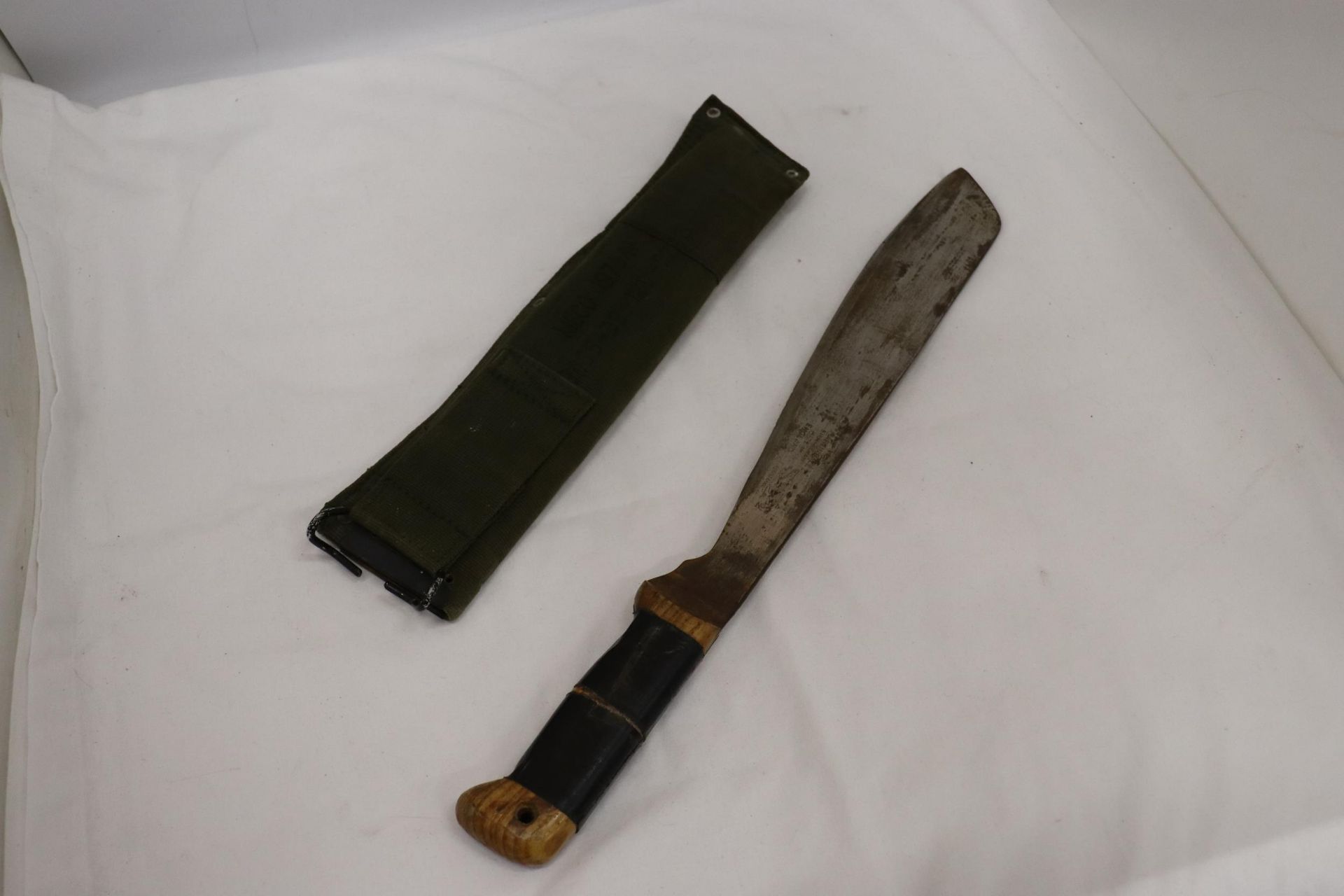A 'MARTINDALE', BIRMINGHAM, MILITARY KNIFE IN CANVAS SHEATH - Image 5 of 6