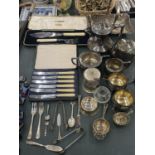 A QUANTITY OF SILVER PLATED ITEMS AND FLATWARE TO INCLUDE A TEA AND COFFEE POT, CREAM JUGS, BOWLS,