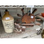 AN ASSORTMENT OF VINTAGE ITEMS TO INCLUDE AN INDIAN FRUITWOOD KNIFE SET AND A STONEWARE FLAGGON ETC