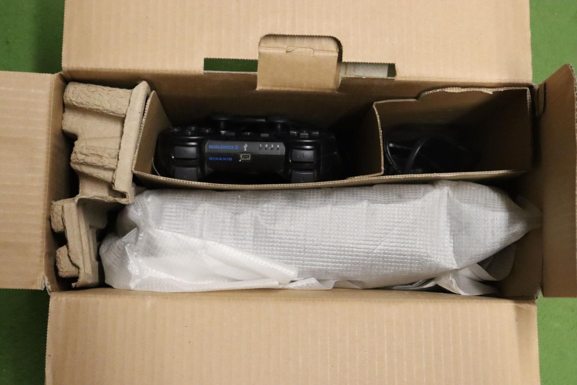 A BOXED PLAYSTATION 3, 160 GB WITH A CONTROLLER AND POWER CABLE - Image 5 of 5