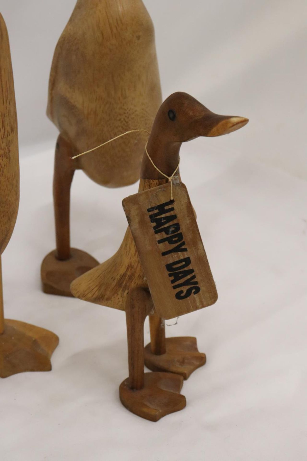 A WOODEN DUCK FAMILY TO INCLUDE DADDY DUCK, MUMMY DUCK AND BABY DUCK - Image 5 of 5