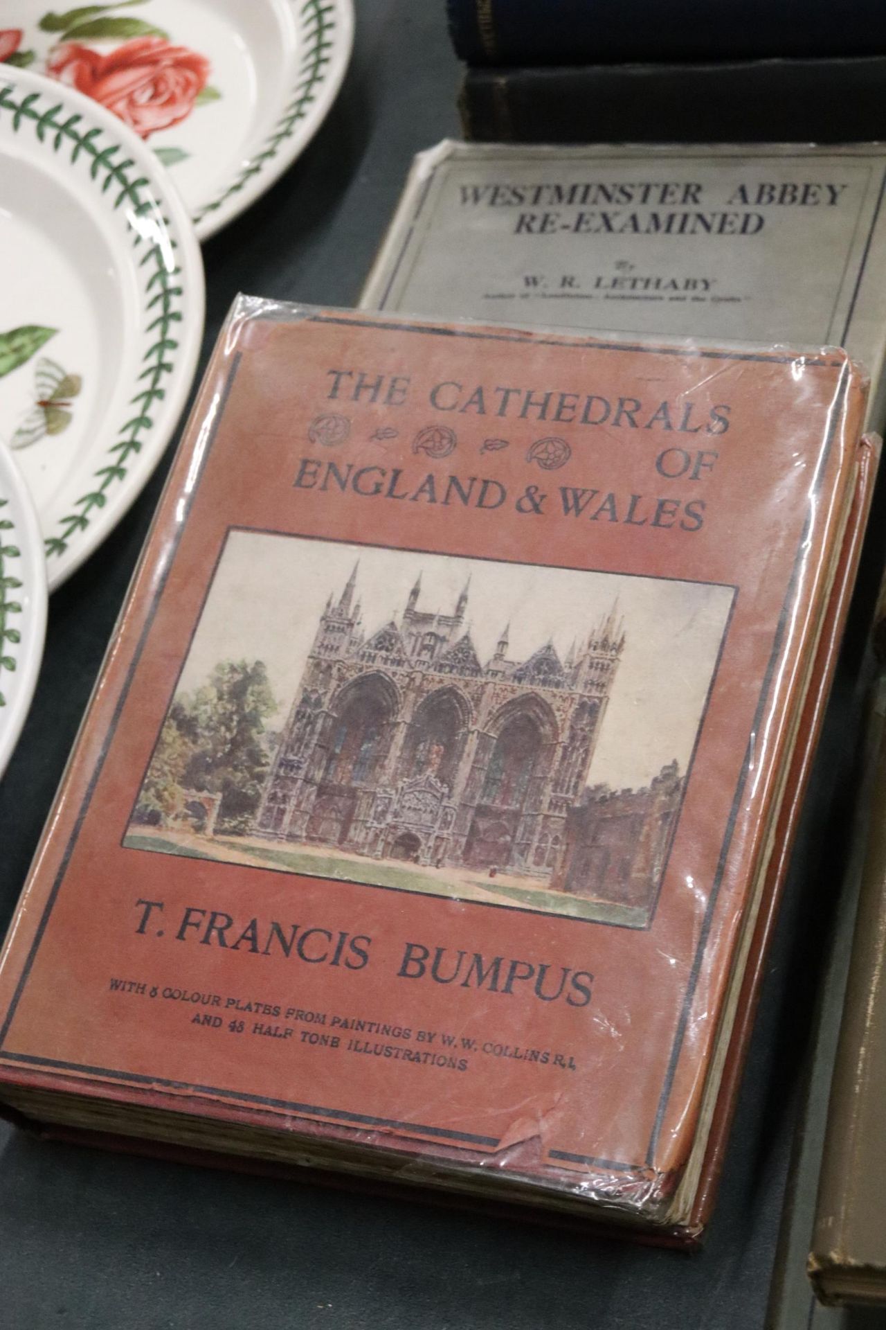 A QUANTITY OF ANTIQUARIAN AND VINTAGE BOOKS TO INCLUDE THE CATHEDRALS OF ENGLAND AND WALES, HIGHWAYS - Image 6 of 9