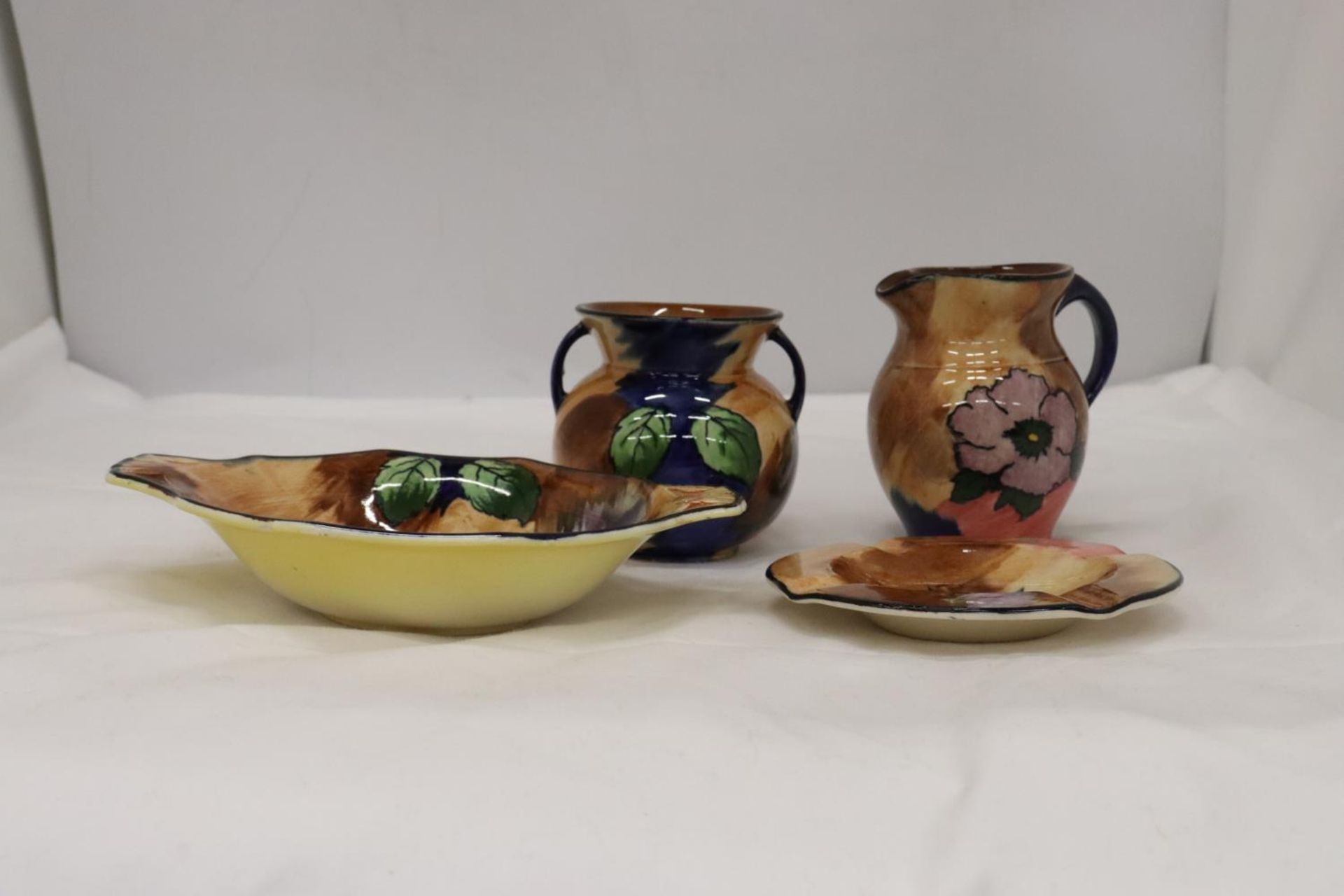 FOUR PIECES OF H & K TUNSTALL POTTERY, TO INCLUDE A BOWL, PLATE, JUG AND BOWL - Image 2 of 6