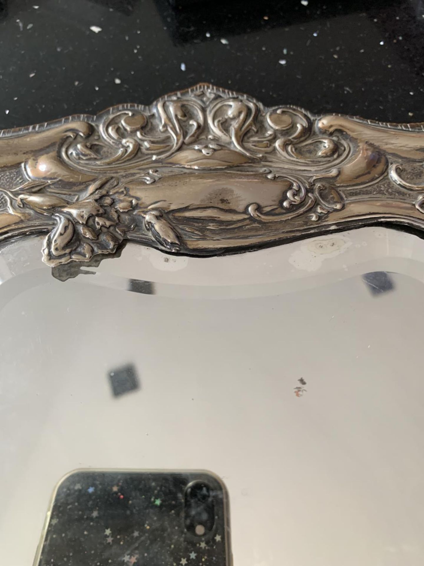 A HALLMARKED BIRMINGHAM SILVER ART NOVEAU MIRROR 33CM X 24CM - Image 4 of 5