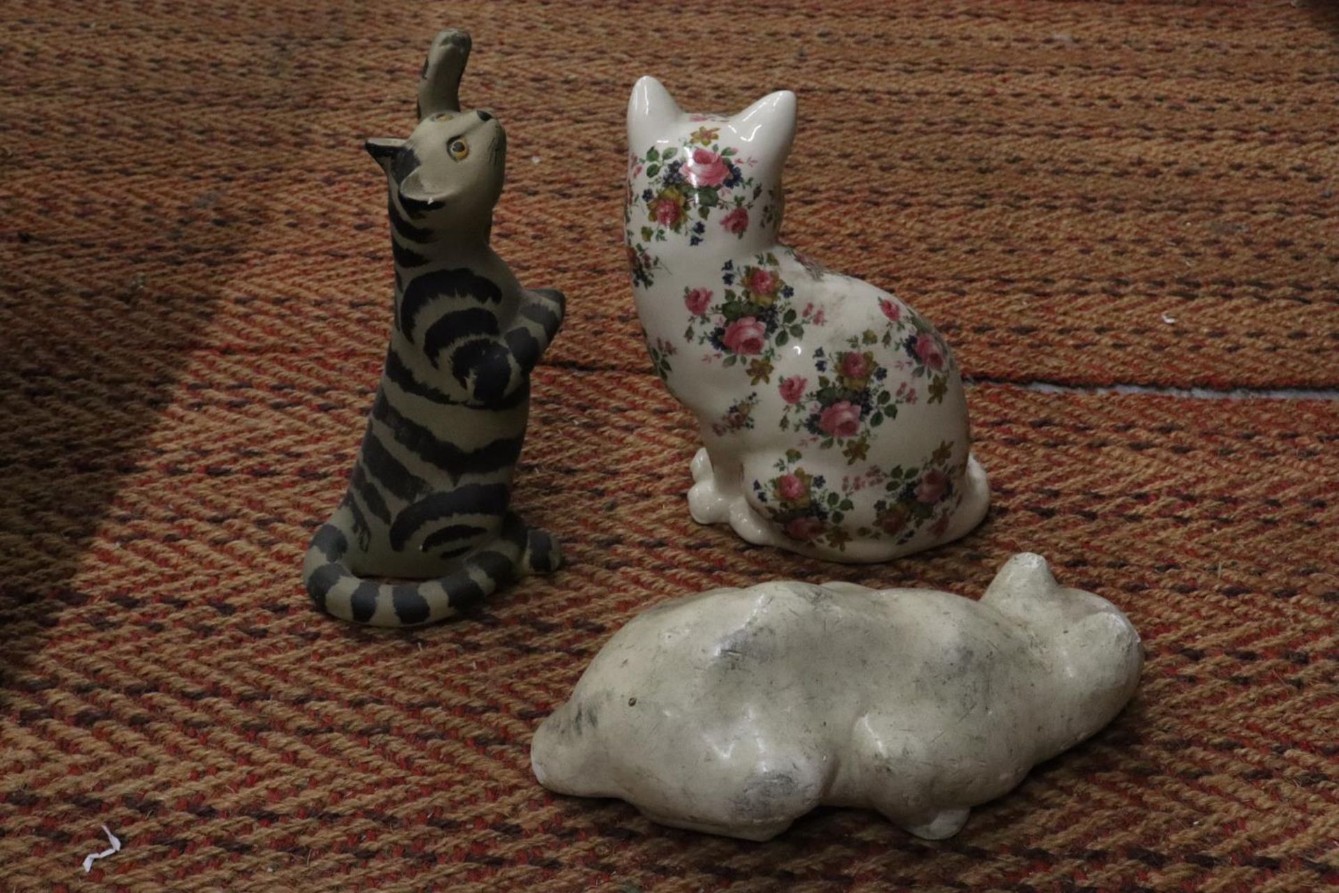 THREE LARGE MODELS OF CATS - Image 6 of 7