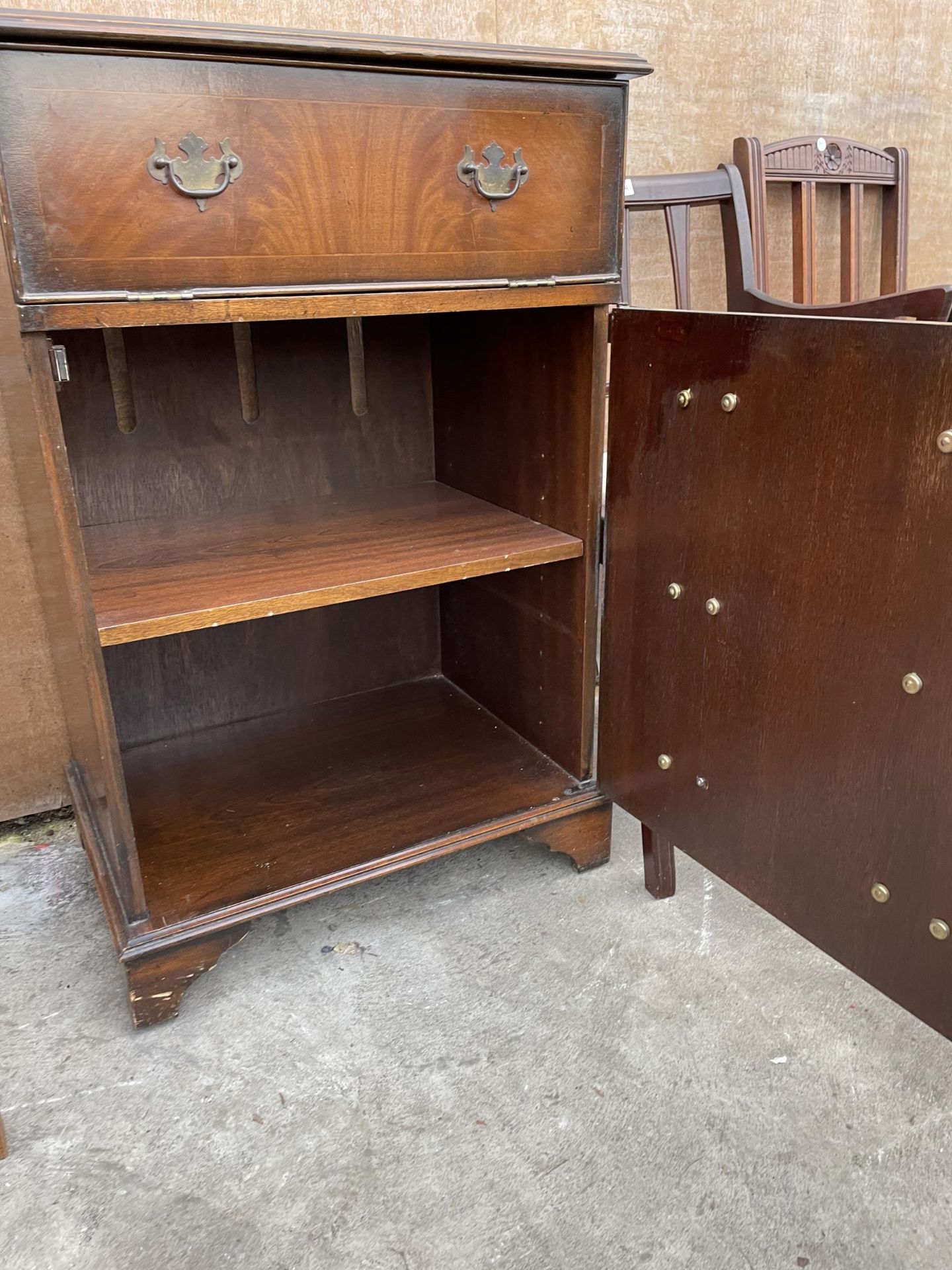 A MAHOGANY HIFI CABINET - Image 3 of 4