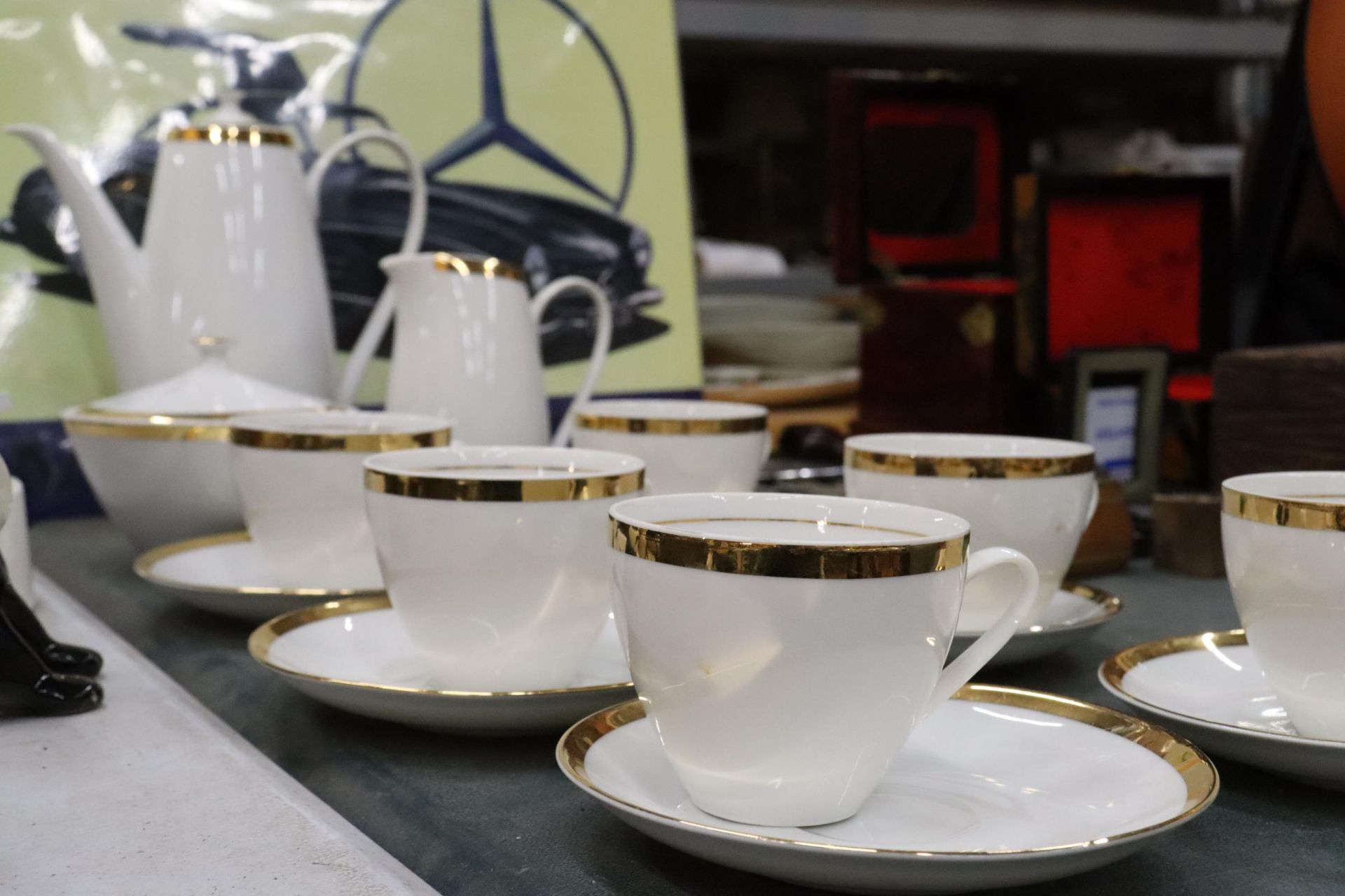 A CZECHOSLOVAKIAN CHINA COFFEE SET TO INCLUDE A COFFEE POT, CREAM JUG, SUGAR BOWL, CUPS AND SAUCERS - Image 3 of 6