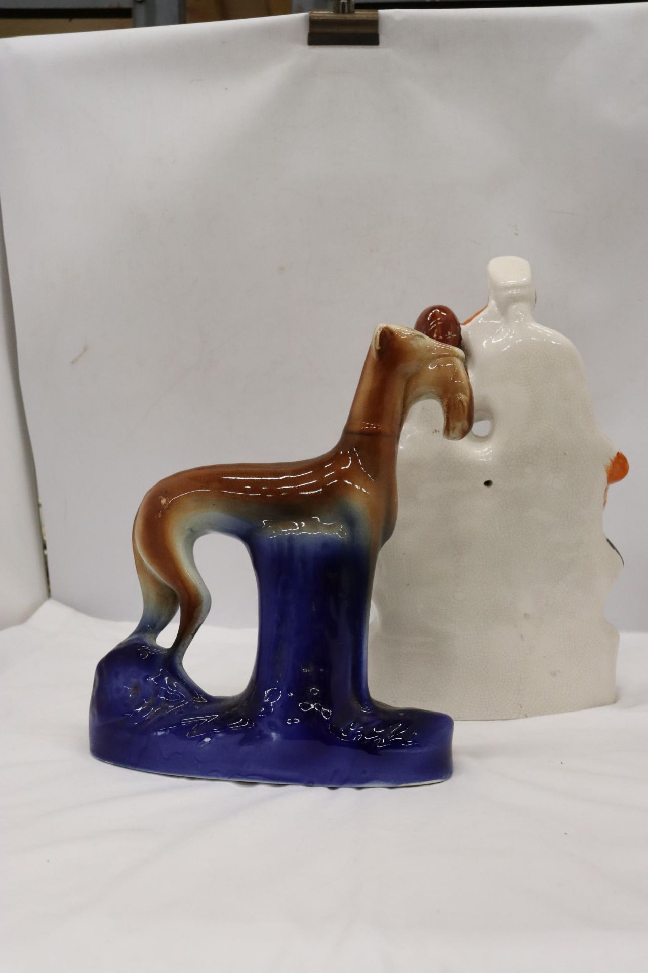 TWO VINTAGE STAFFORDSHIRE FLATBACK FIGURES TO INCLUDE A GREYHOUND - Image 5 of 7
