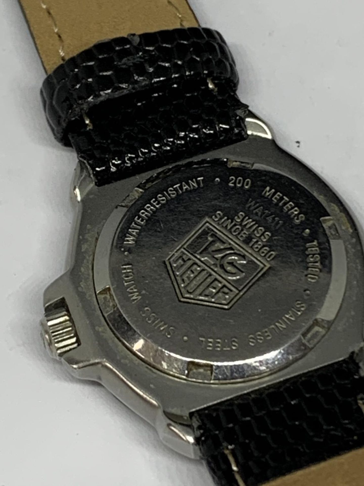 A VINTAGE TAG HEUER FORMULA I WRIST WATCH SEEN WORKING BUT NO WARRANTY - Image 3 of 3