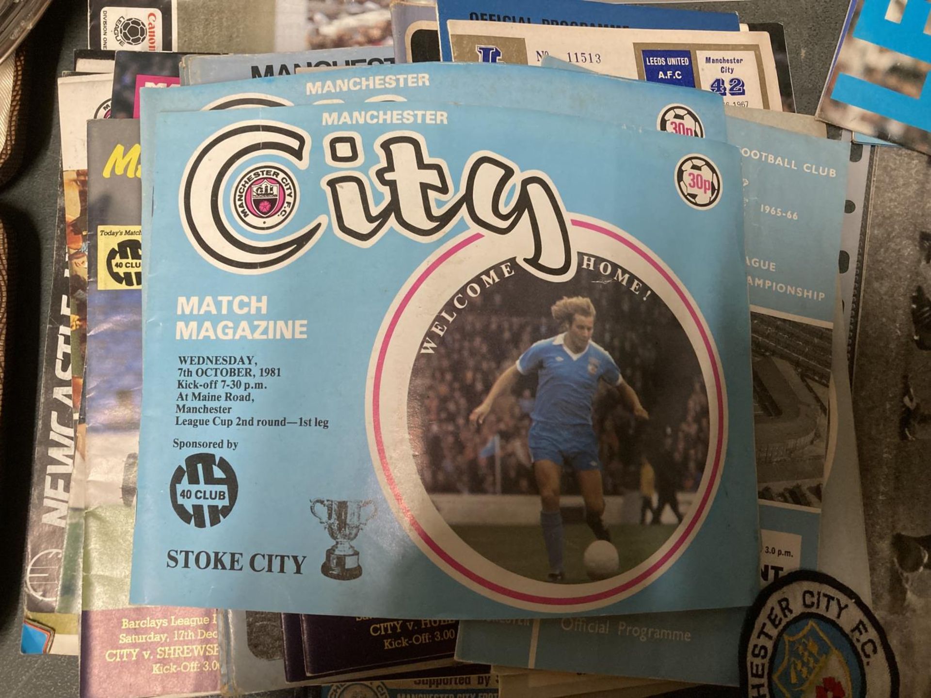 A COLLECTION OF MANCHESTER CITY MEMORABLIA TO INCLUDE, 9 BOOKS, 50 PROGRAMMES, FIVE LARGE ACTION - Bild 2 aus 4