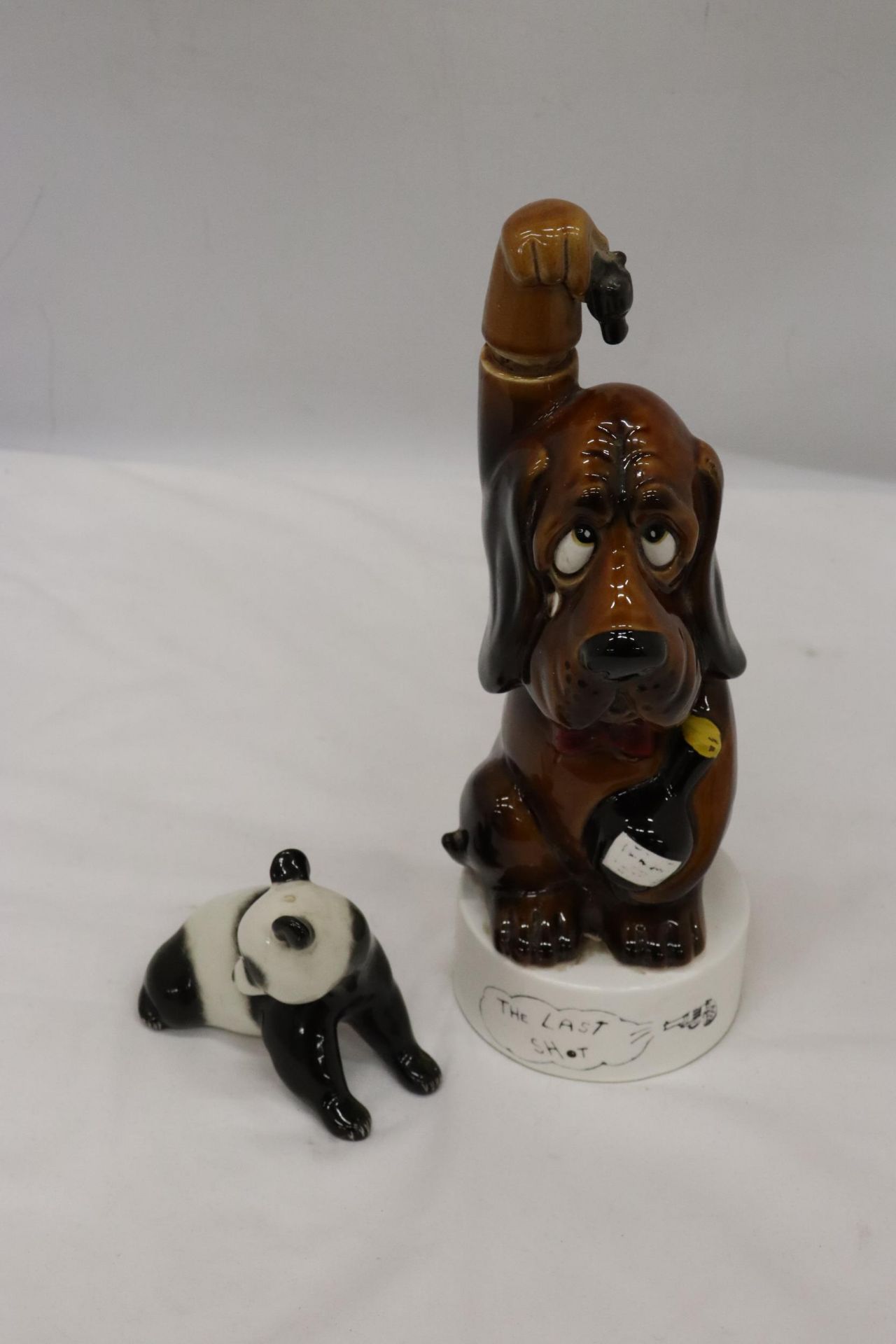 A LOMONOSOV PANDA AND 'THE LAST SHOT' DOG FIGURINE - Image 5 of 5
