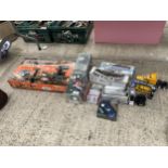 AN ASSORTMENT OF CHILDRENS TOY VEHICLES TO INCLUDE AN R/C FORKLIFT TRUCK, LORRIES AND CARS ETC