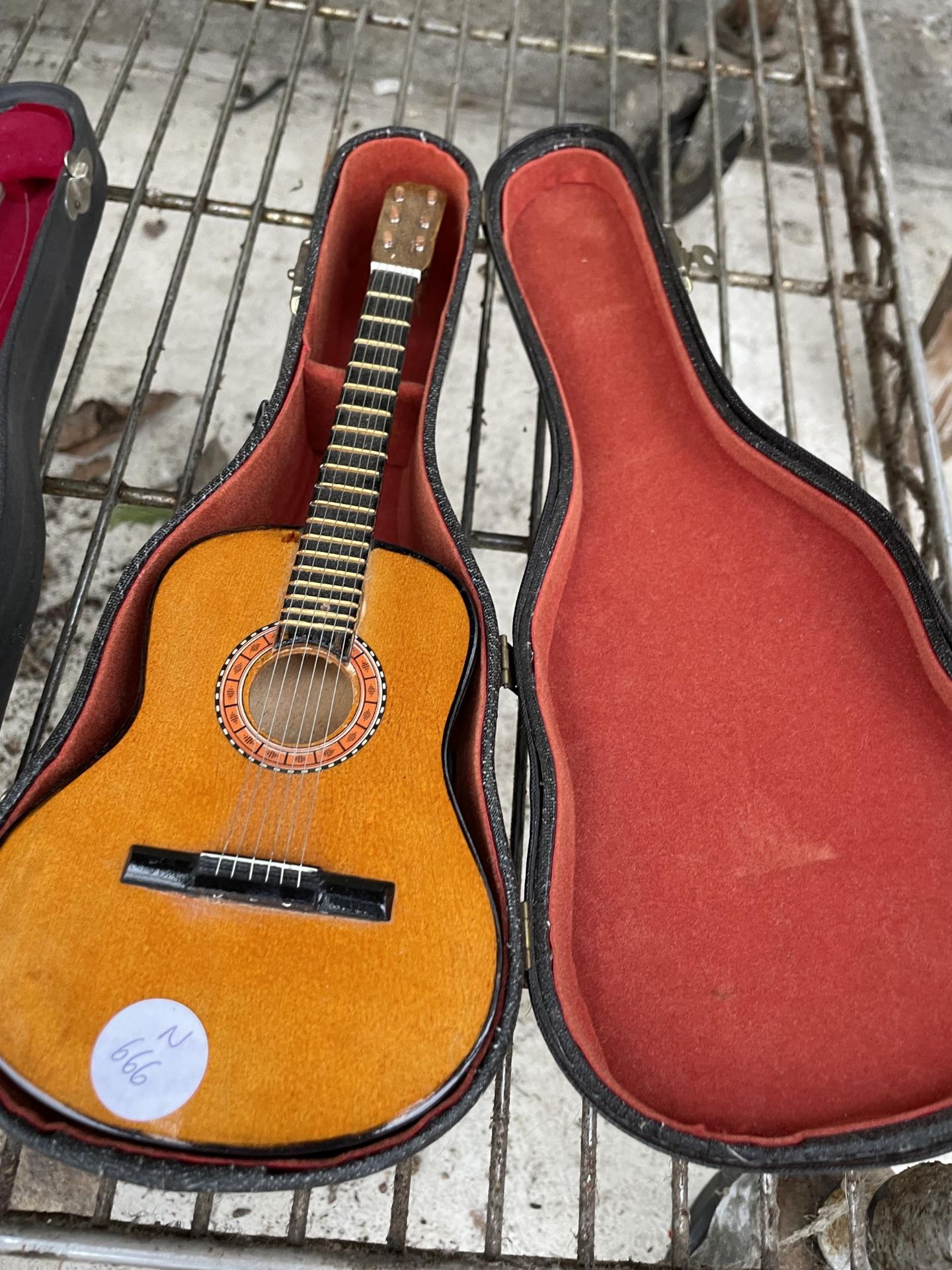 TWO MINIATURE CASED MUSICAL INSTRUMENTS TO INCLUDE A VIOLIN WITH BOW AND A GUITAR - Image 2 of 3