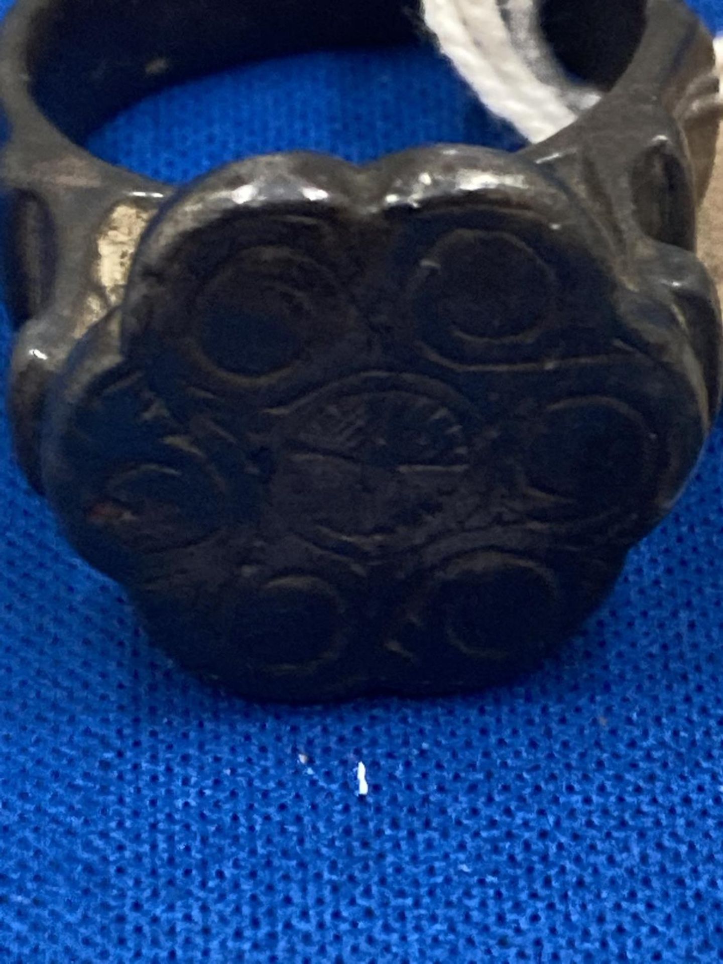 A LATE MEDIEVAL BYZANITE EMPIRE SILVER RING - Image 4 of 4