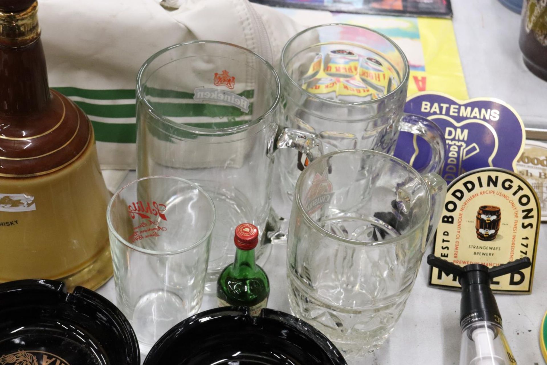 A JOBLOT OF BREWERY ITEMS TO INCLUDE BEER TAPS, ASHTRAYS, ETC., - Image 5 of 11