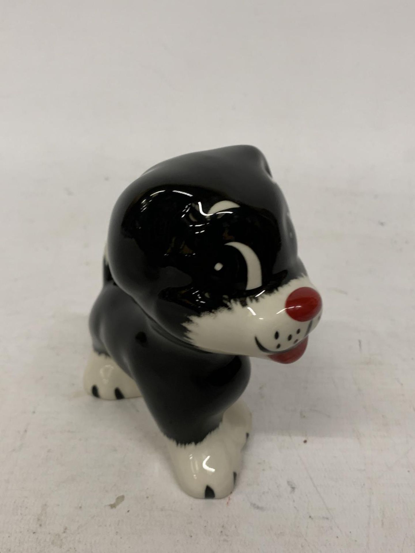 A LORNA BAILEY HAND PAINTED AND SIGNED BENGO DOG - Image 2 of 3