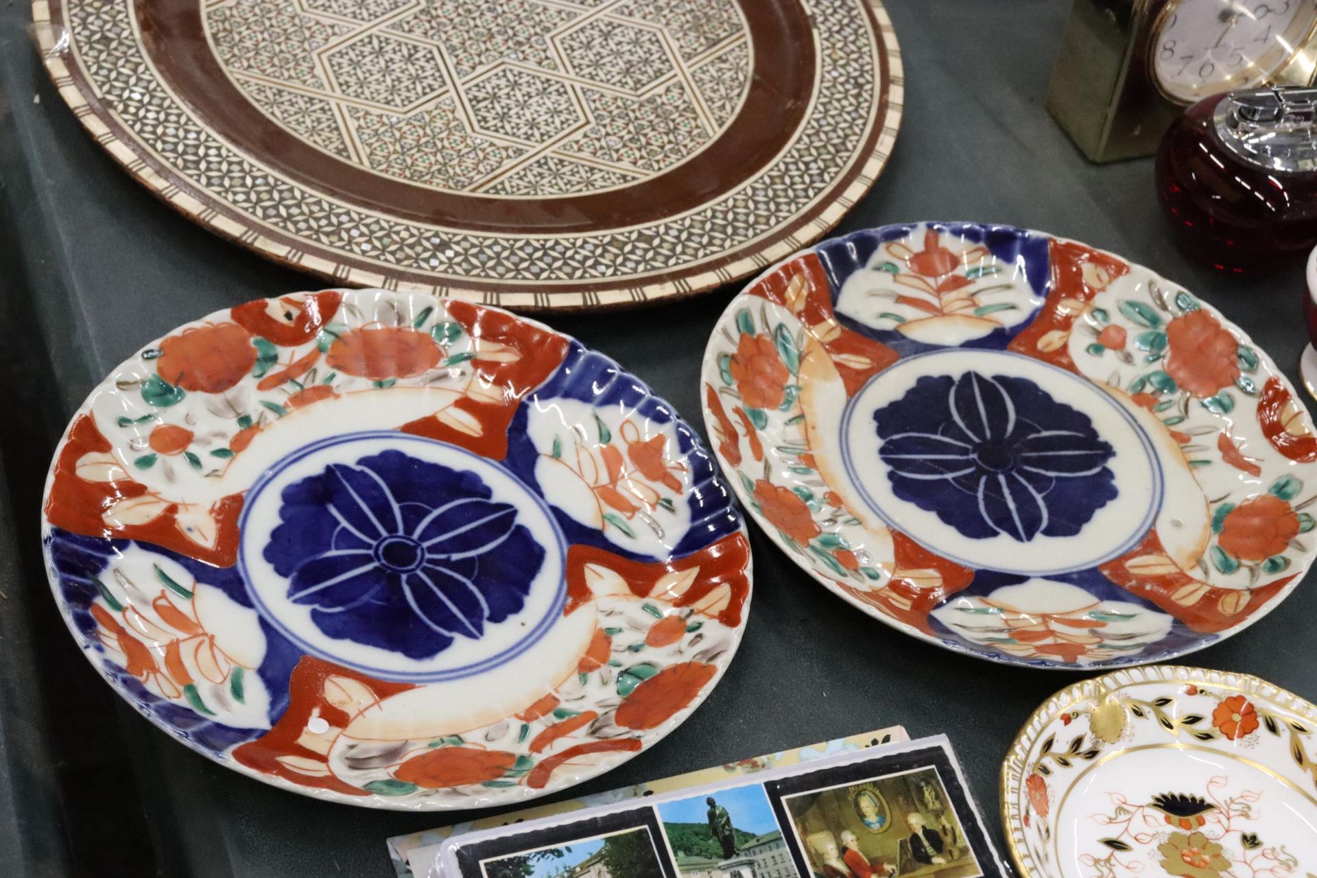 TWO JAPANESE MEIJI PERIOD, IMARI SCALLOPED RIM PLATES, DIAMETER 22CM, 1 A/F, AN ISLAMIC GEOMETRIC - Image 3 of 7