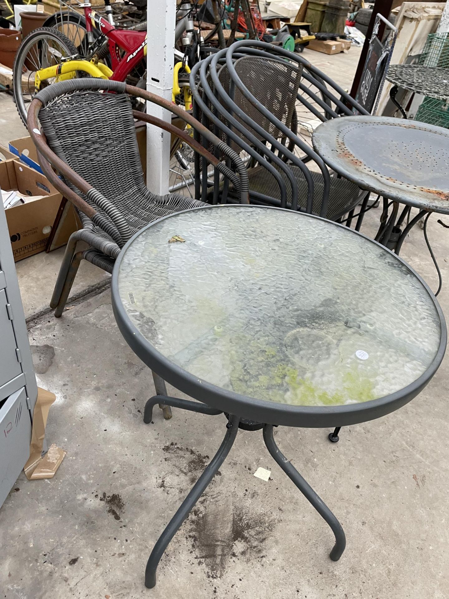 AN ASSORTMENT OF GARDEN TABLES AND CHAIRS - Image 3 of 3