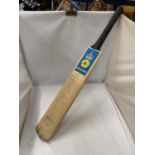A DERBYSHIRE CRICKET CLUB BAT. SIGNED BY PLAYERS IN THE 1991 TEAM, TO ICLUDE DEVON MALCOLM,