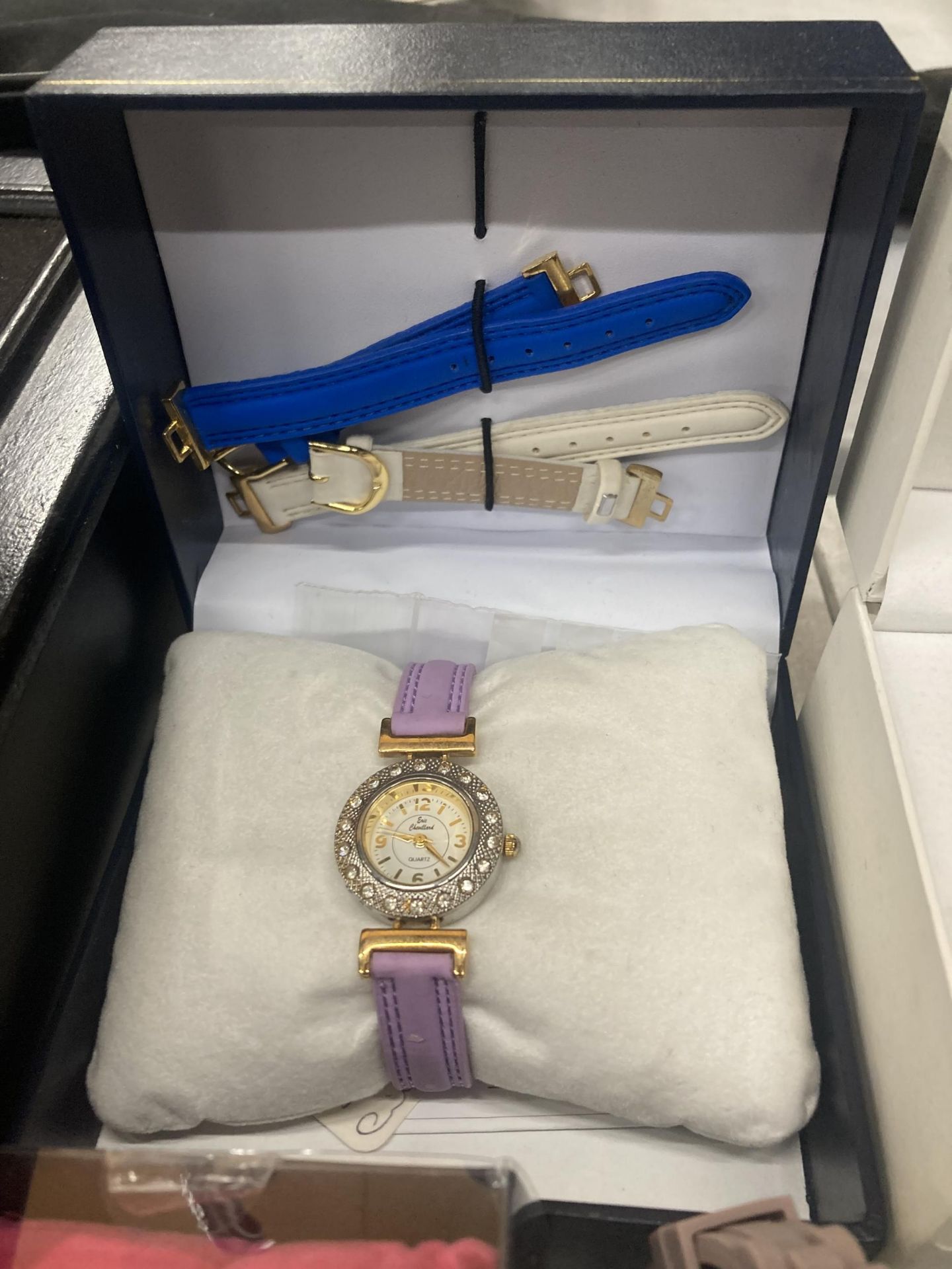 A LARGE QUANTITY OF WRIST WATCHES SOME BOXED TO INCLUDE SEKONDA, ORVIS, TIME COLLECTION ETC - Image 2 of 5