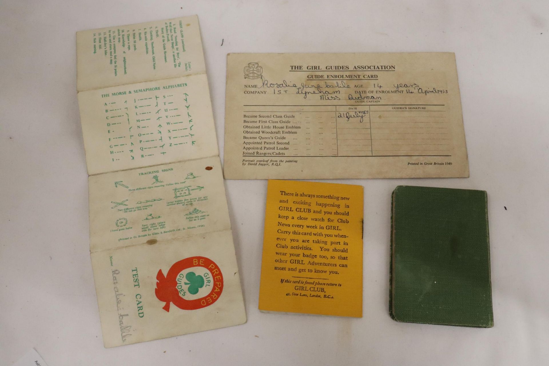 A QUANTITY OF GIRL GUIDES EPHEMERA TO INCLUDE A CARD SIGNED BY OLAVE BADEN-POWELL - Image 2 of 5