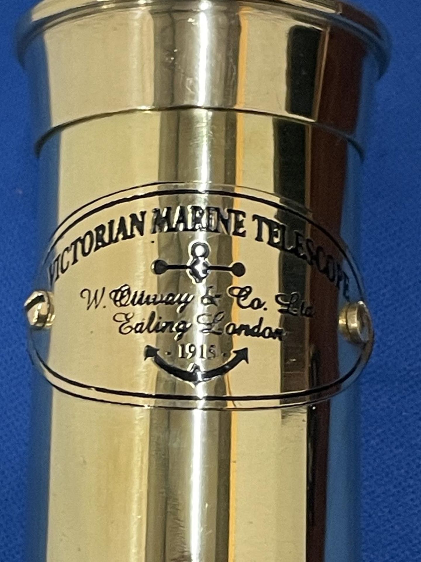 A BOXED BRASS VICTORIAN TELESCOPE - Bild 3 aus 3