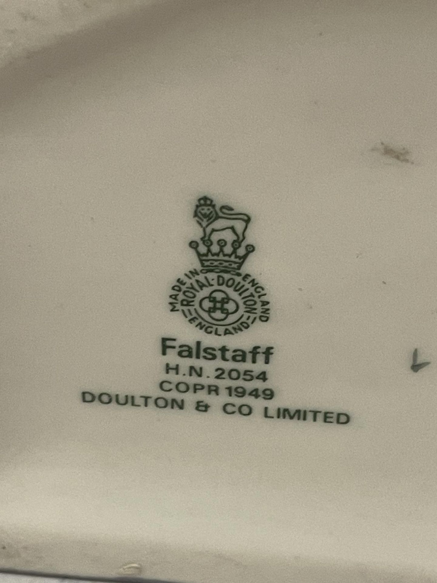 A ROYAL DOULTON FIGURE FALSTAFF H.N.2054 - Image 2 of 3