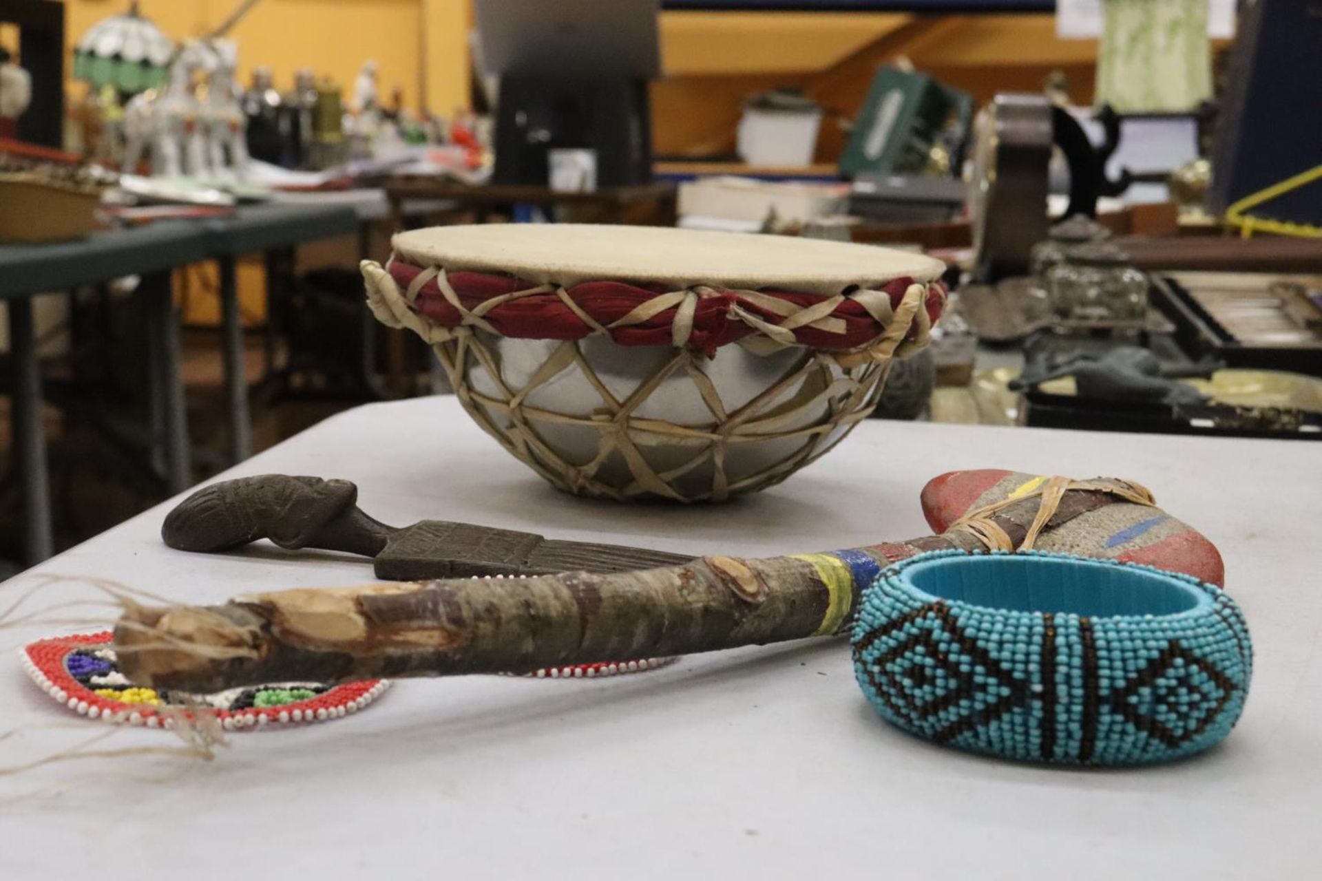 A QUANTITY OF AFRICAN ITEMS TO INCLUDE A DRUM, COMB, ETC., - Image 2 of 8