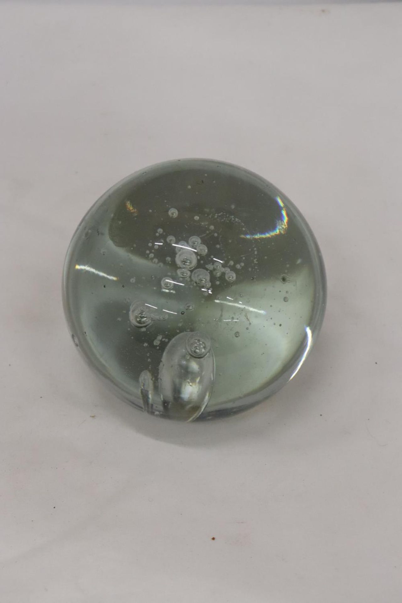 A LARGE VINTAGE GLASS DUMP PAPERWEIGHT - Image 3 of 4