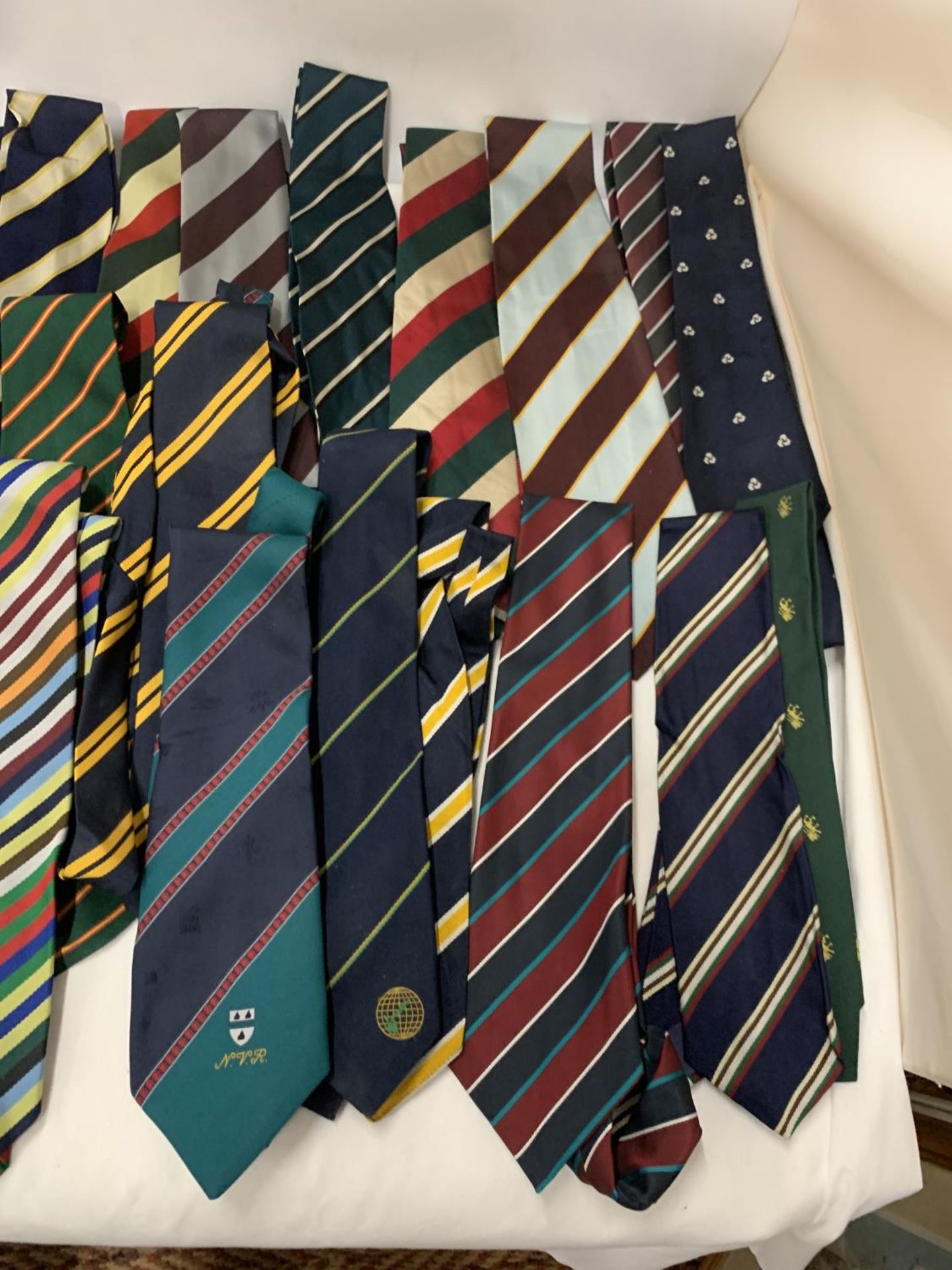 A COLLECTION OF CRICKET BENEFIT TIES, MOSTLY VINTAGE - APPROX 22 IN TOTAL - Image 4 of 4