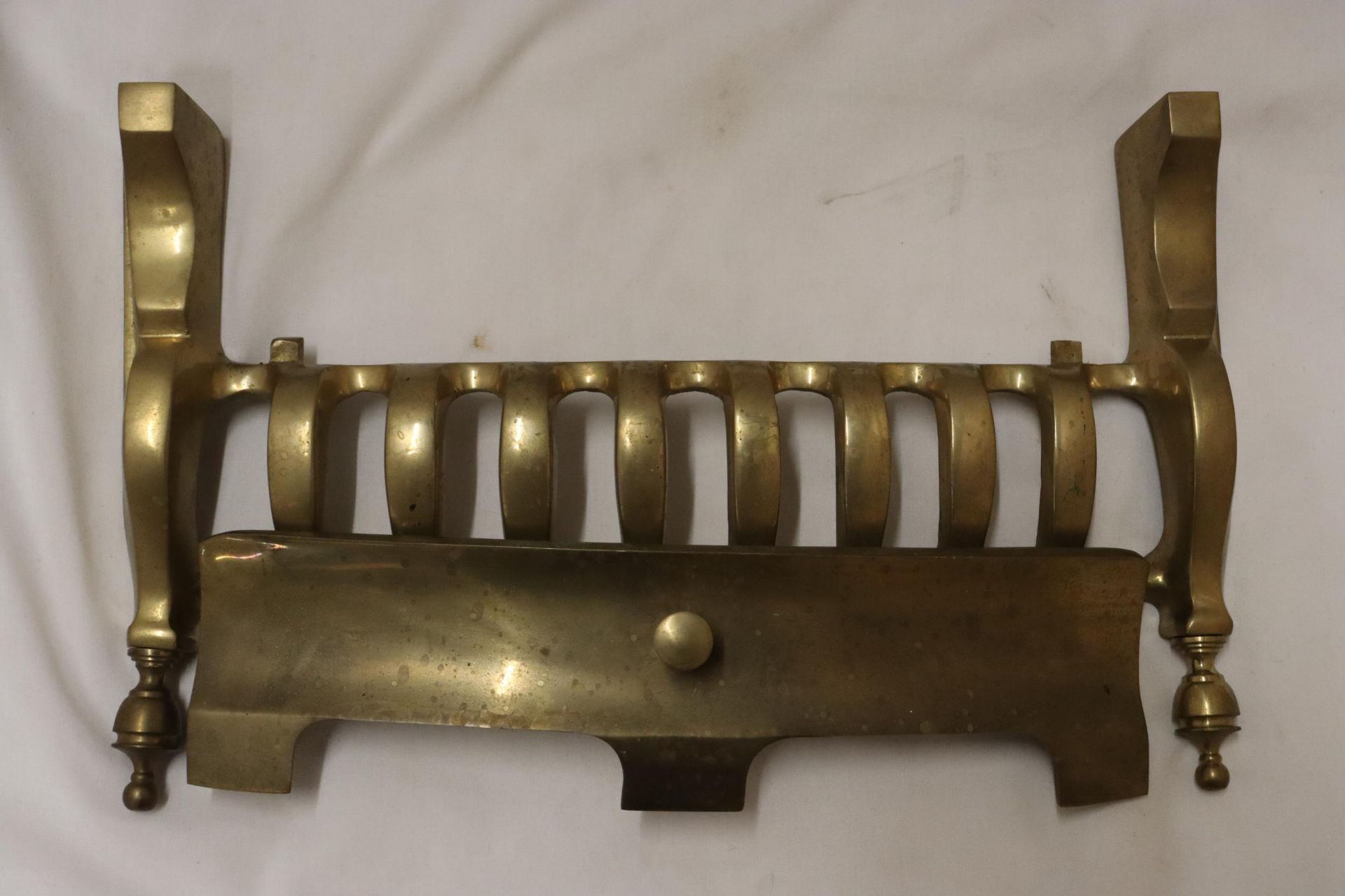 A BRASS FIRE FRONT - Image 4 of 5