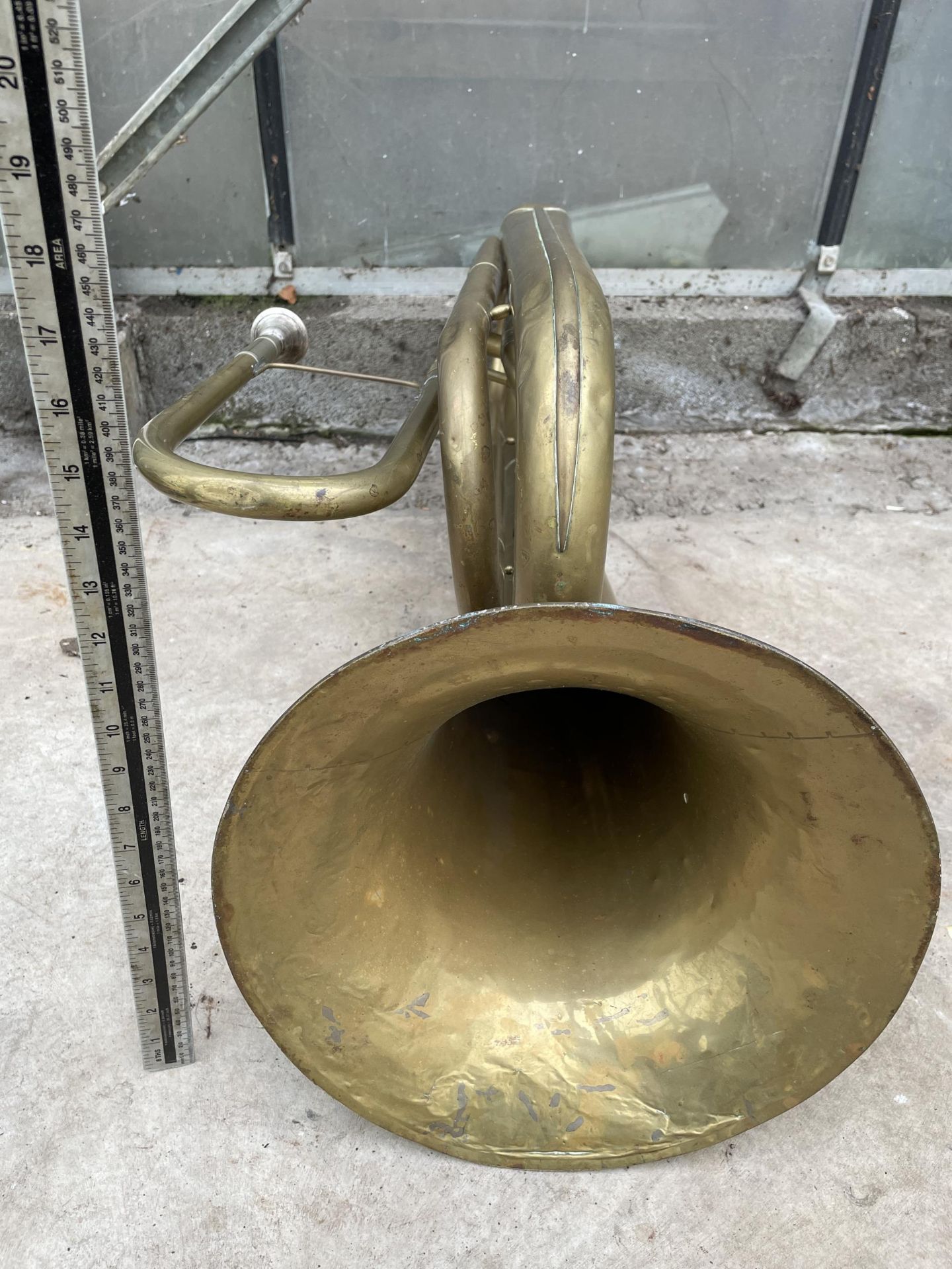 A VINTAGE BRASS TUBA - Image 7 of 7