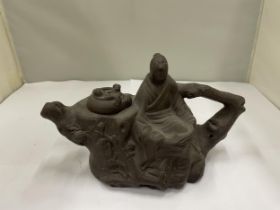 A VINTAGE YIXING STYLE CLAY TEAPOT