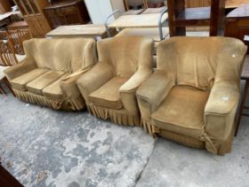 A SPRUNG AND UPHOSTERED THREE PIECE LOUNGE SUITE